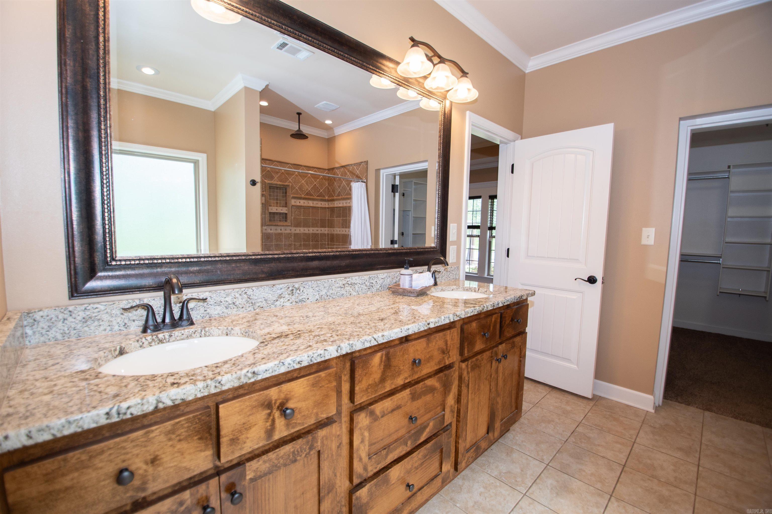 1094 W Vinity Rd  McRae, AR