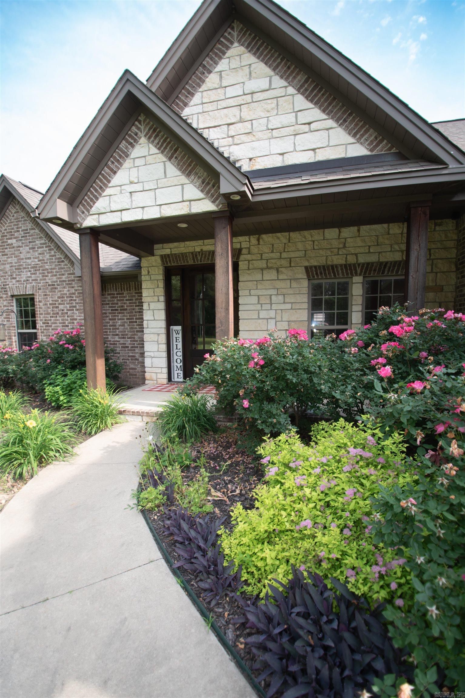 1094 W Vinity Rd  McRae, AR