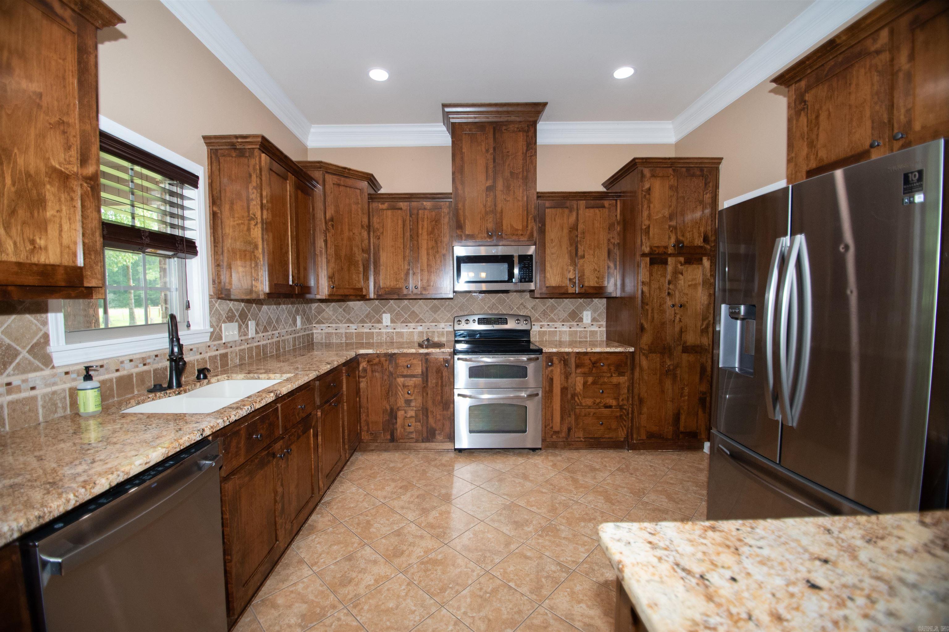 1094 W Vinity Rd  McRae, AR