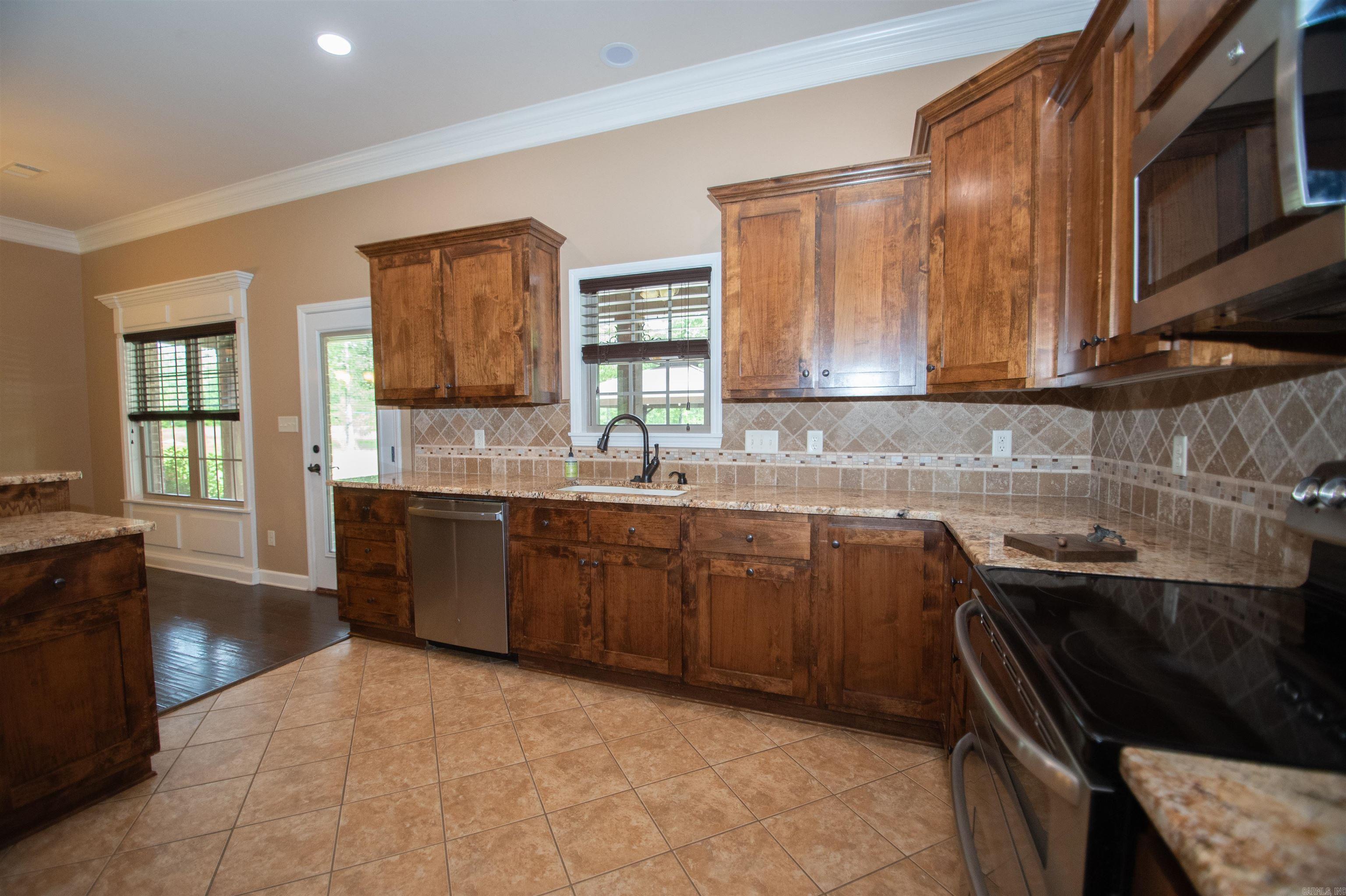 1094 W Vinity Rd  McRae, AR