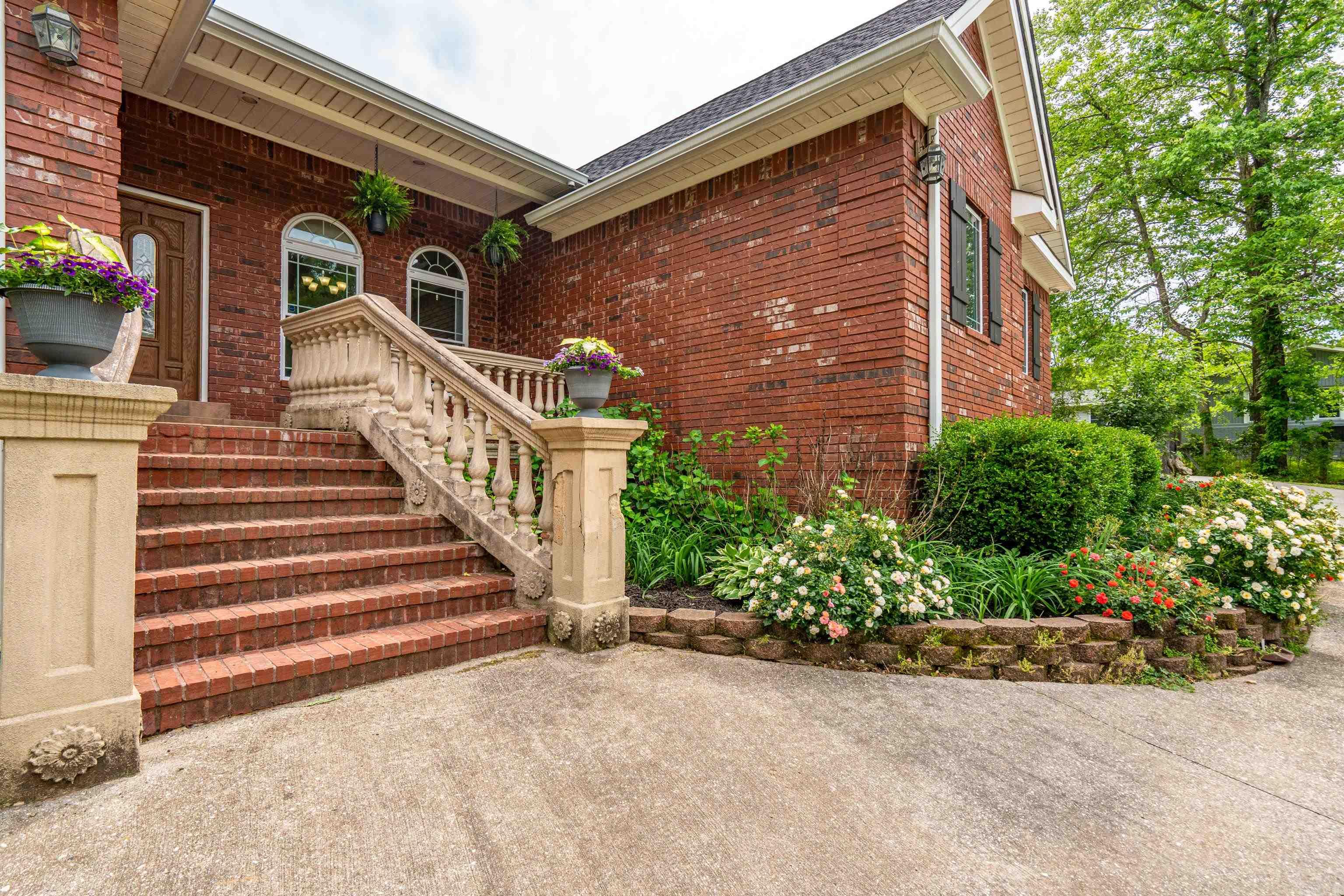140  Frontier  Hot Springs, AR