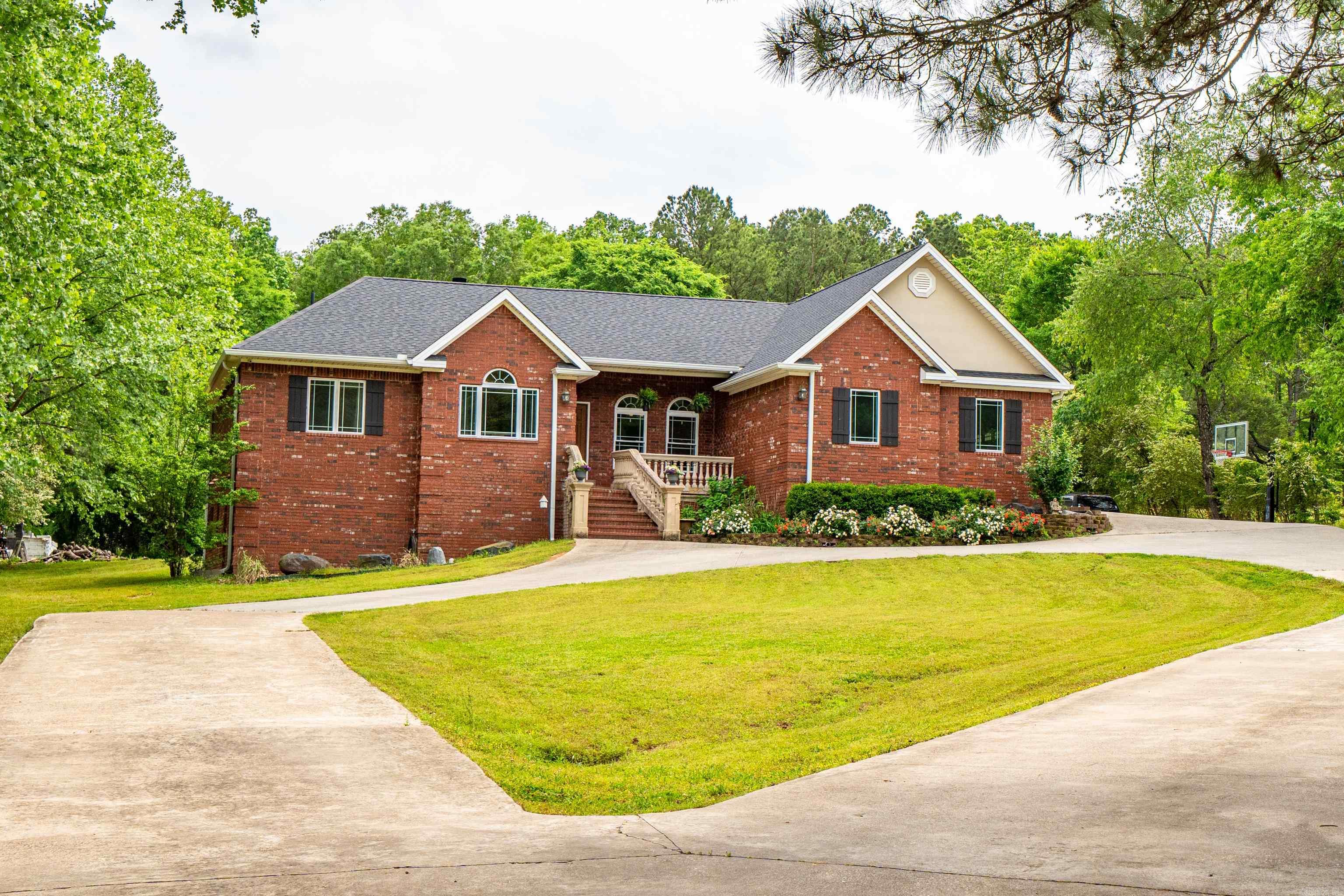 140  Frontier  Hot Springs, AR