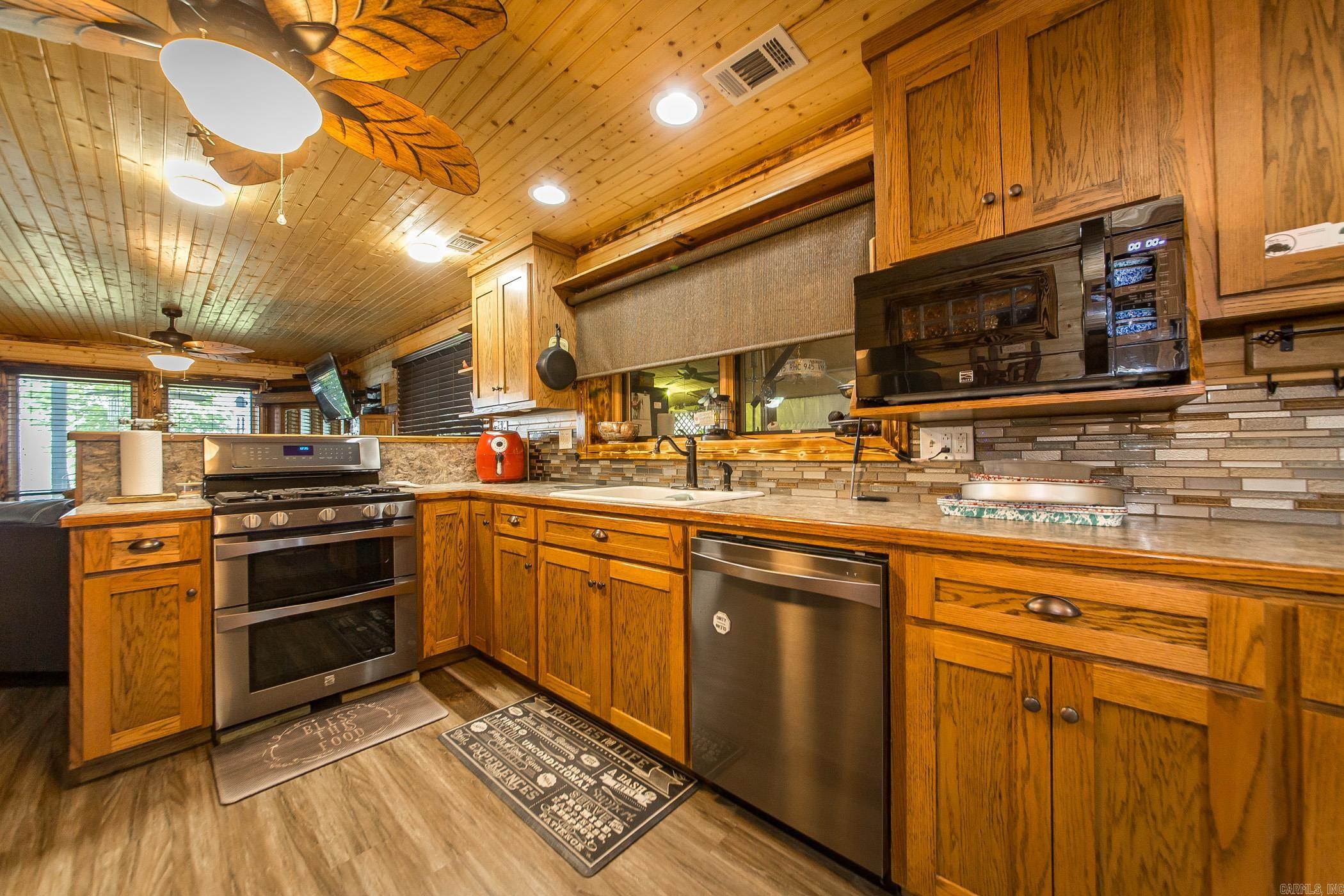 4 Long Hill Rd. Higden, AR 72067