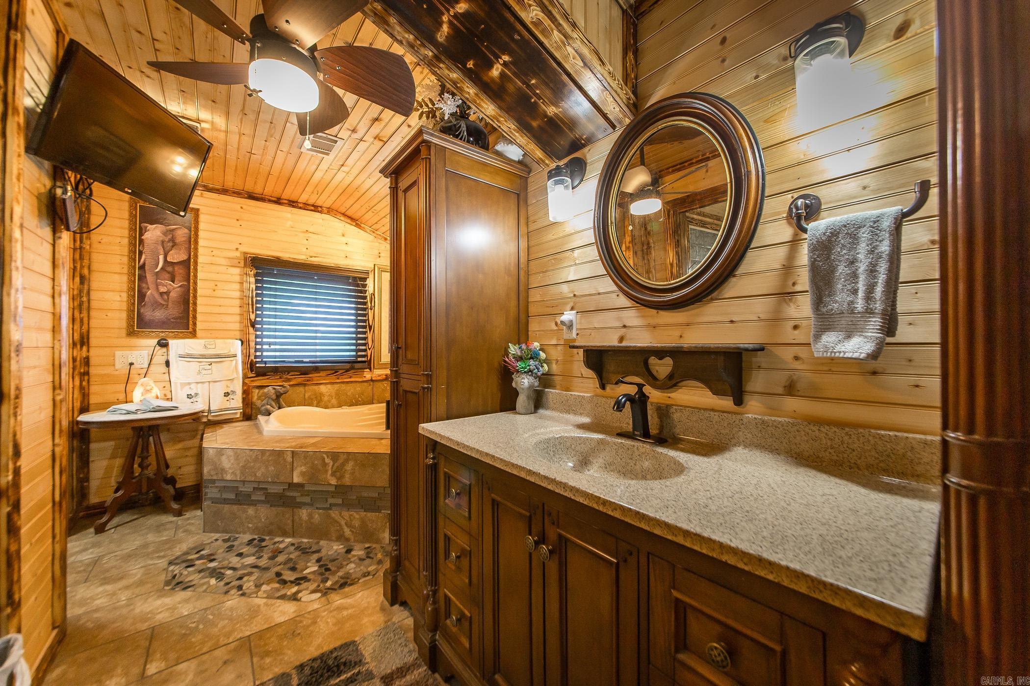 4 Long Hill Rd. Higden, AR 72067