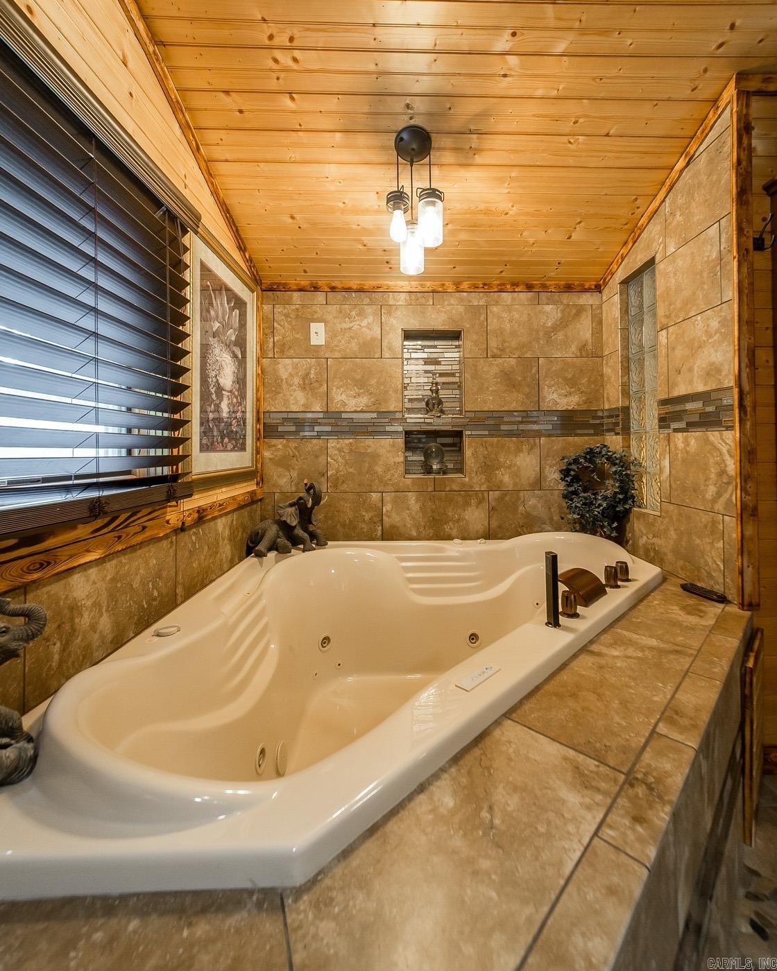 4 Long Hill Rd. Higden, AR 72067