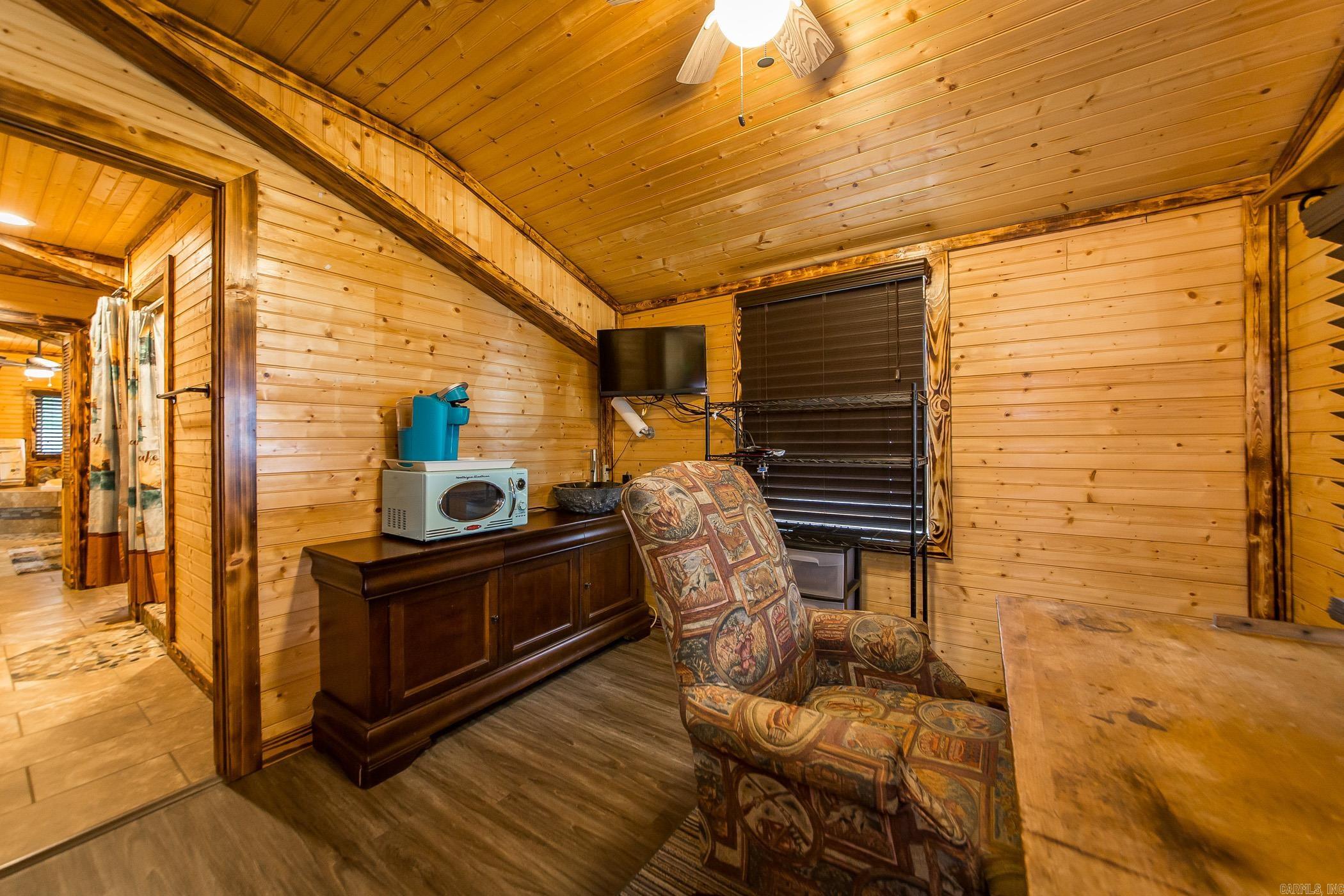 4 Long Hill Rd. Higden, AR 72067