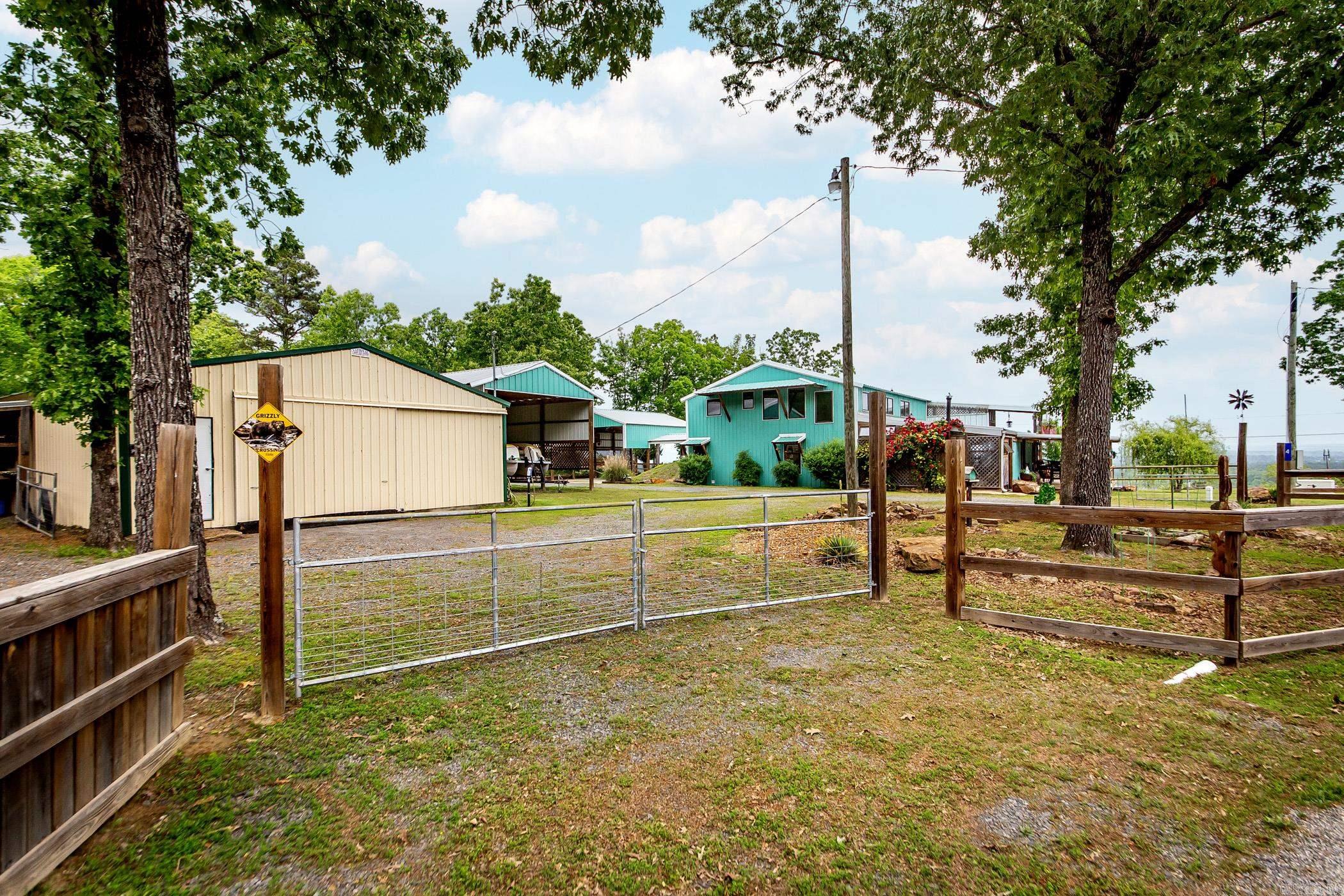 4 Long Hill Rd. Higden, AR 72067