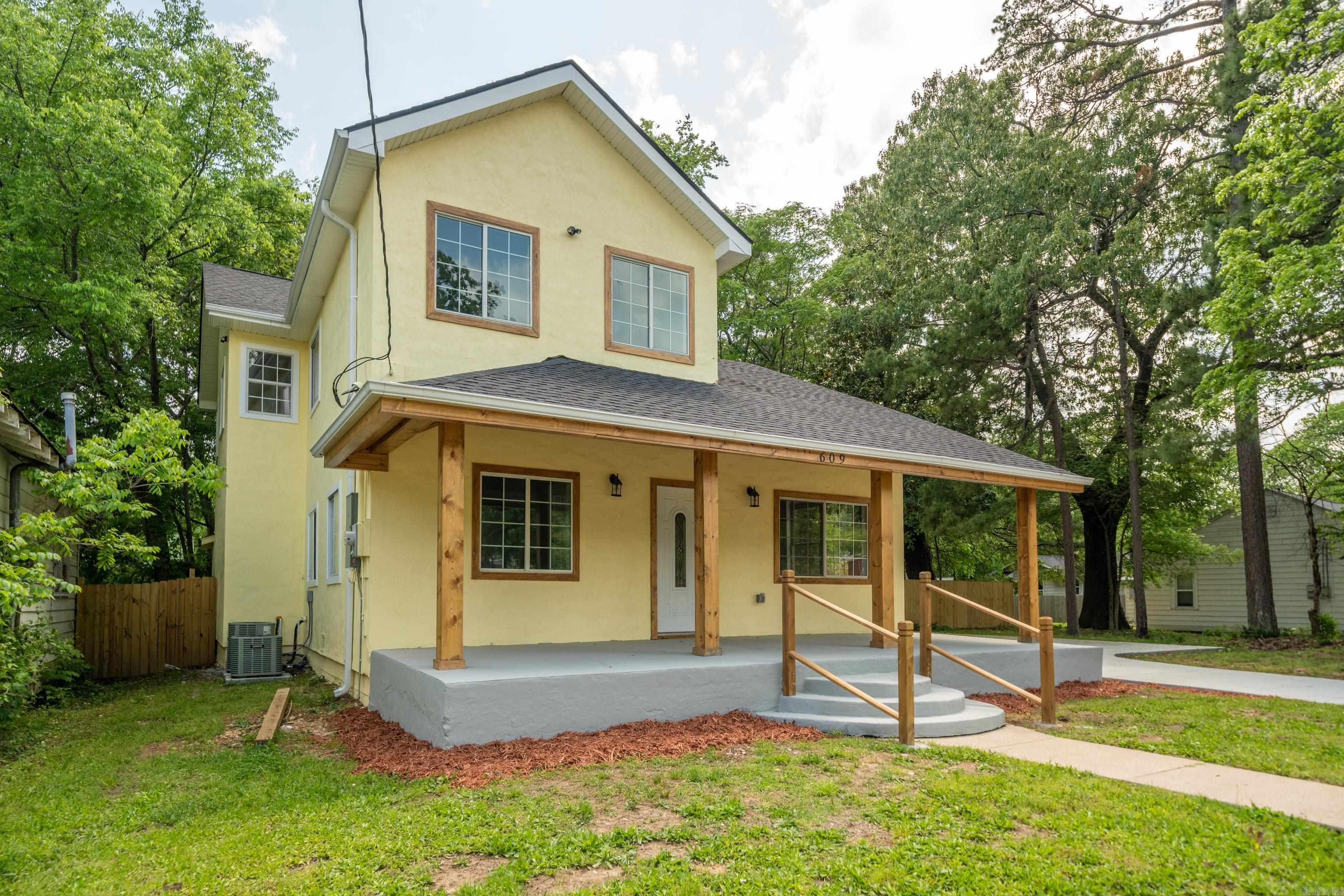 609  South  Hot Springs, AR