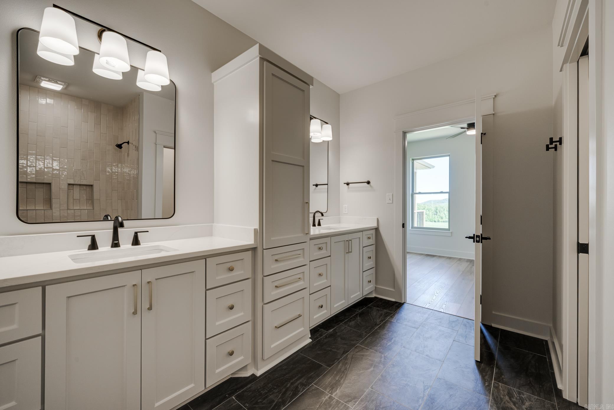 272  Castleberry Road  Greenbrier, AR