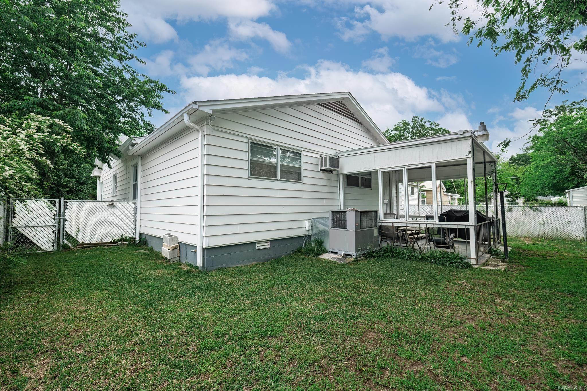 1647 Hobson  Hot Springs, AR