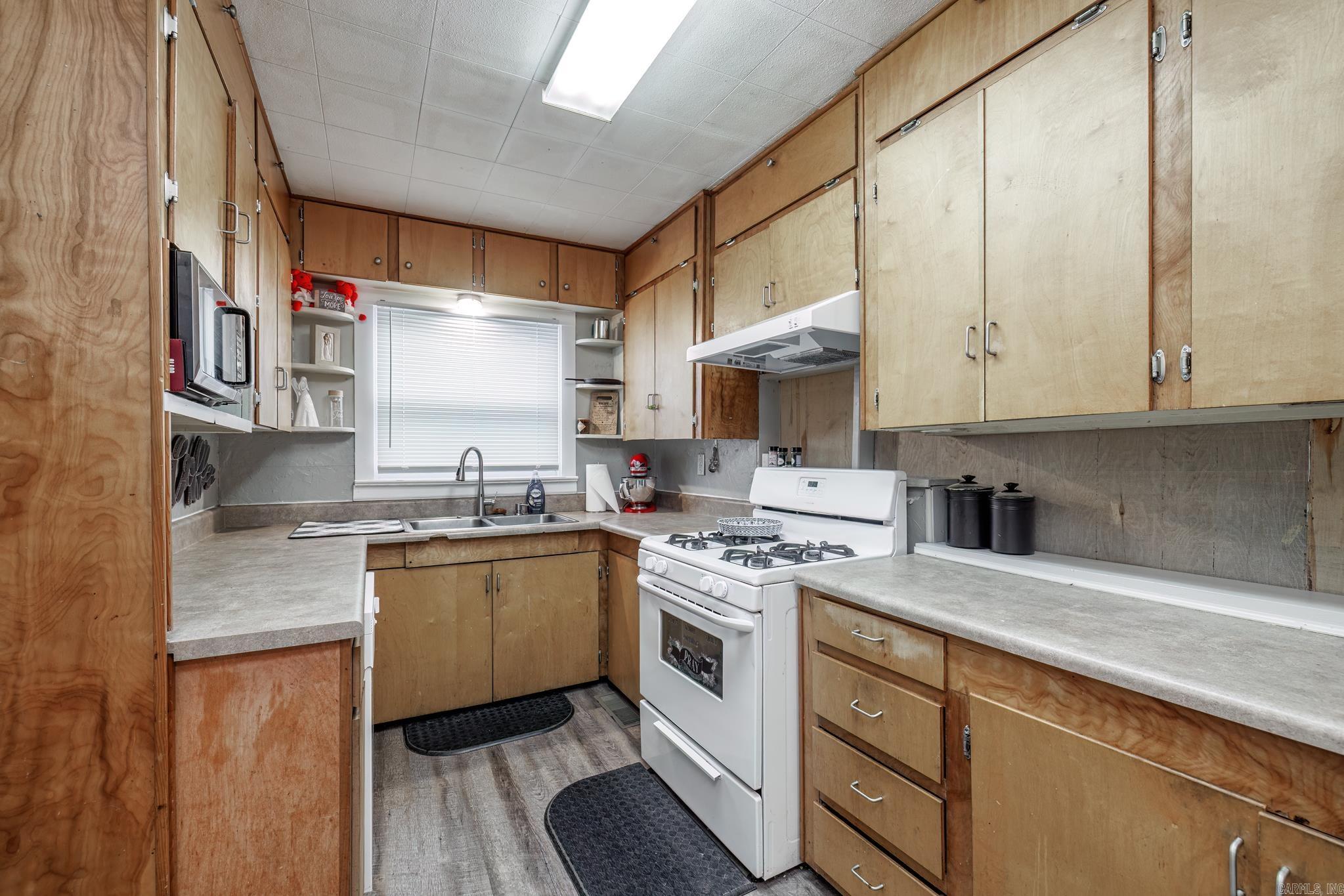 1647 Hobson  Hot Springs, AR
