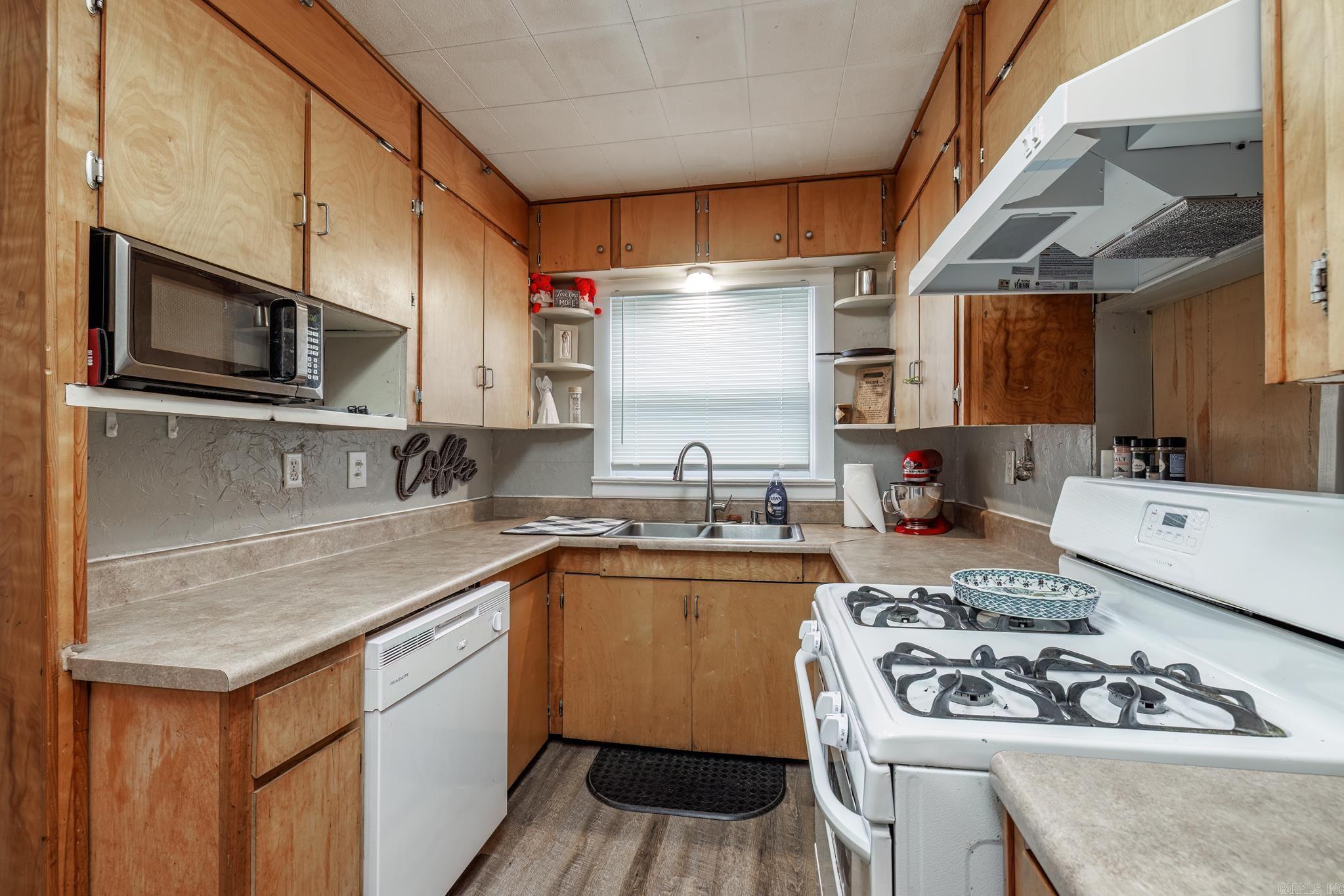 1647 Hobson  Hot Springs, AR
