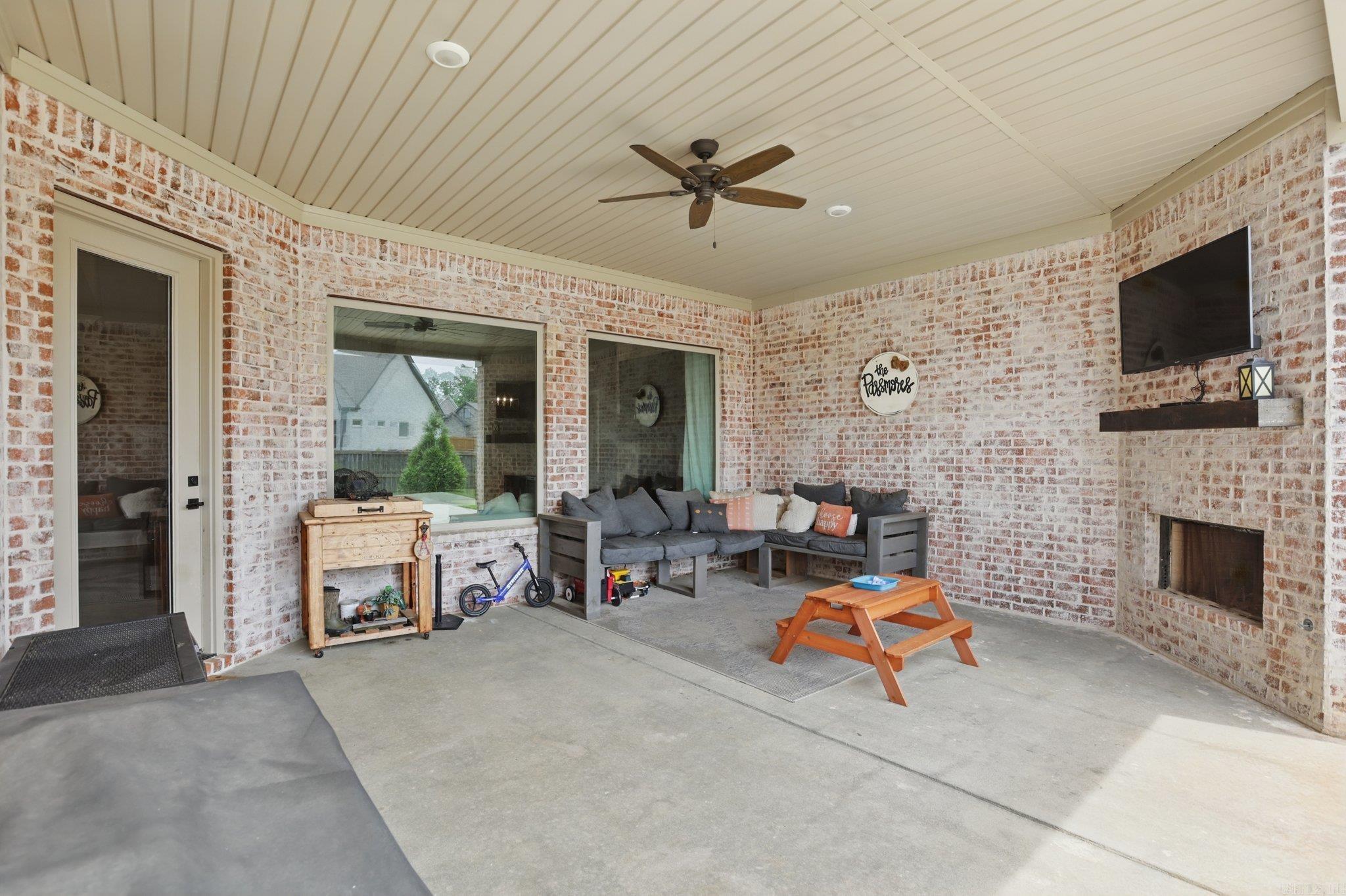 811  Nature Way  Benton, AR
