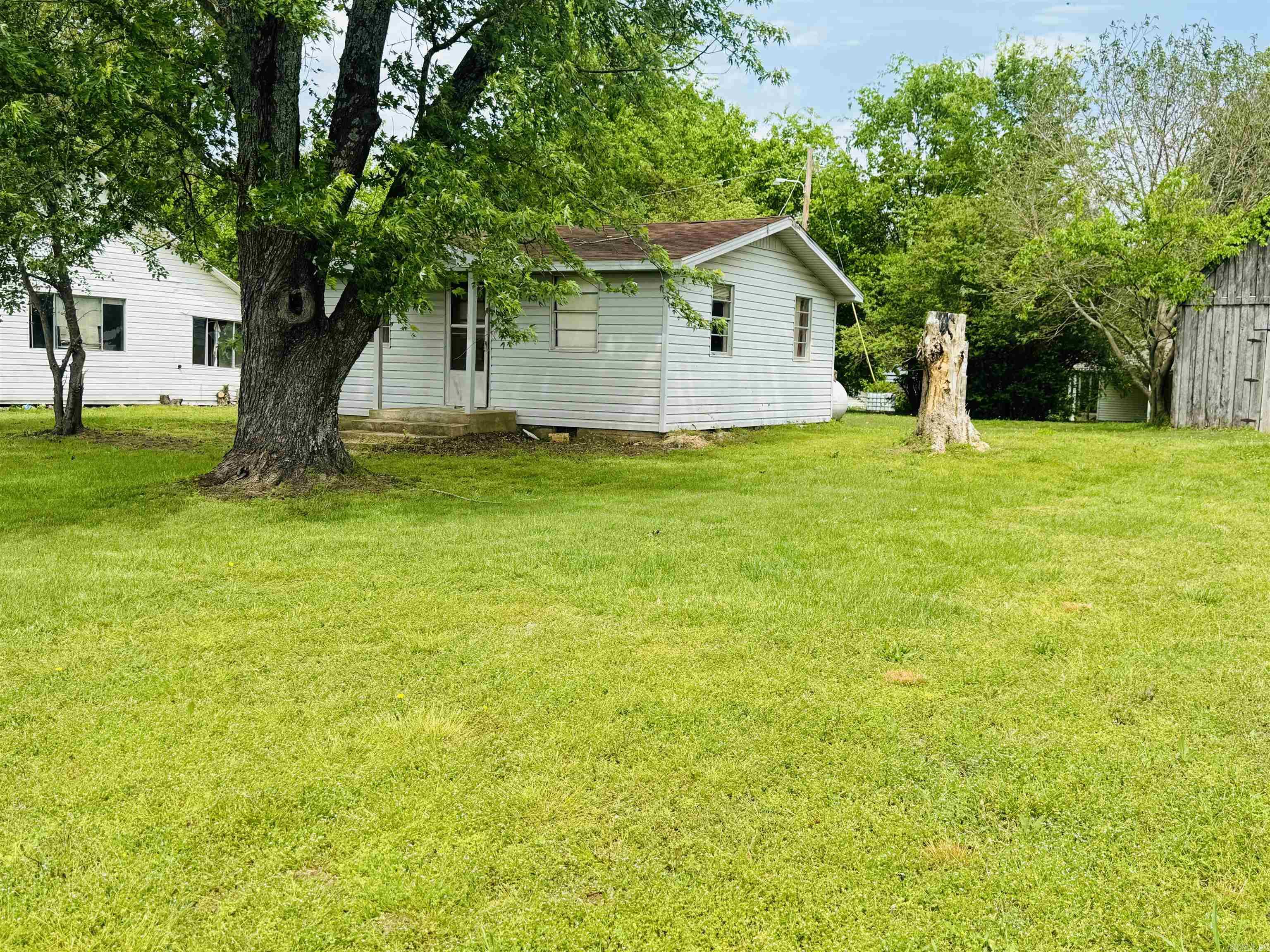 26 E Earl  Oxford, AR