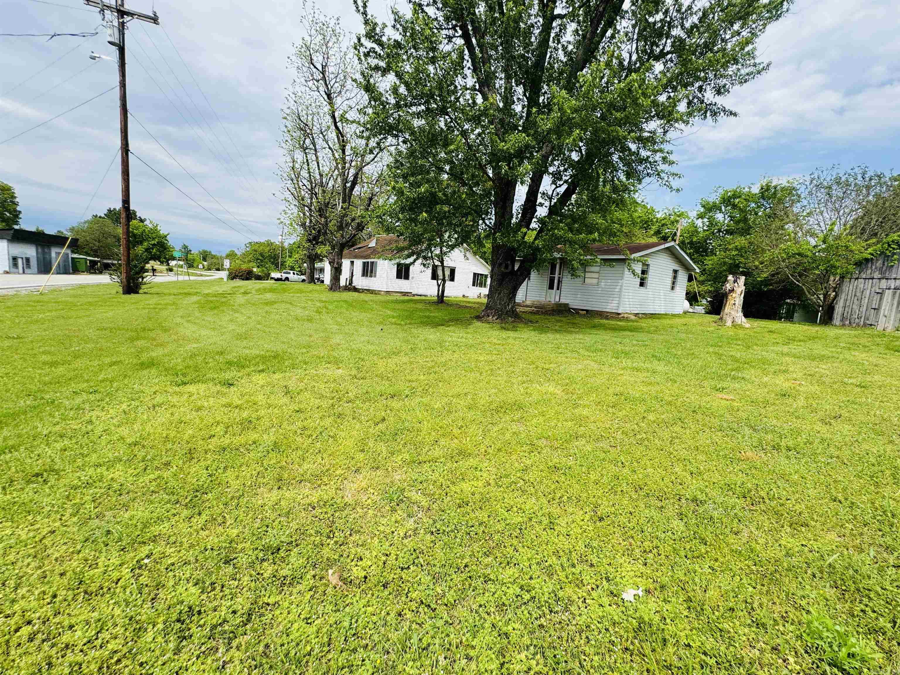 26 E Earl  Oxford, AR