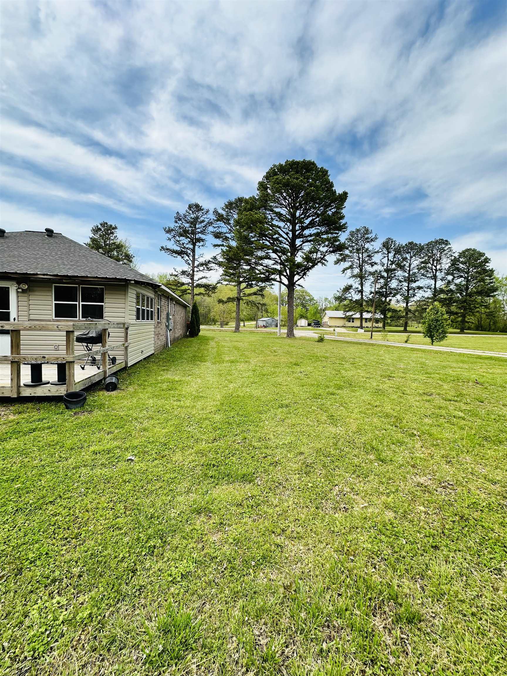 528  Highway 25  Lynn, AR