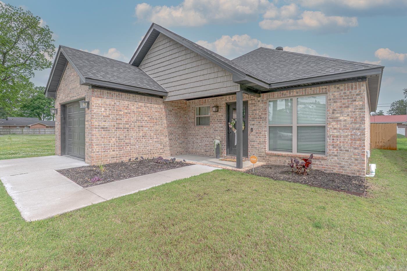538  Maple  Trumann, AR