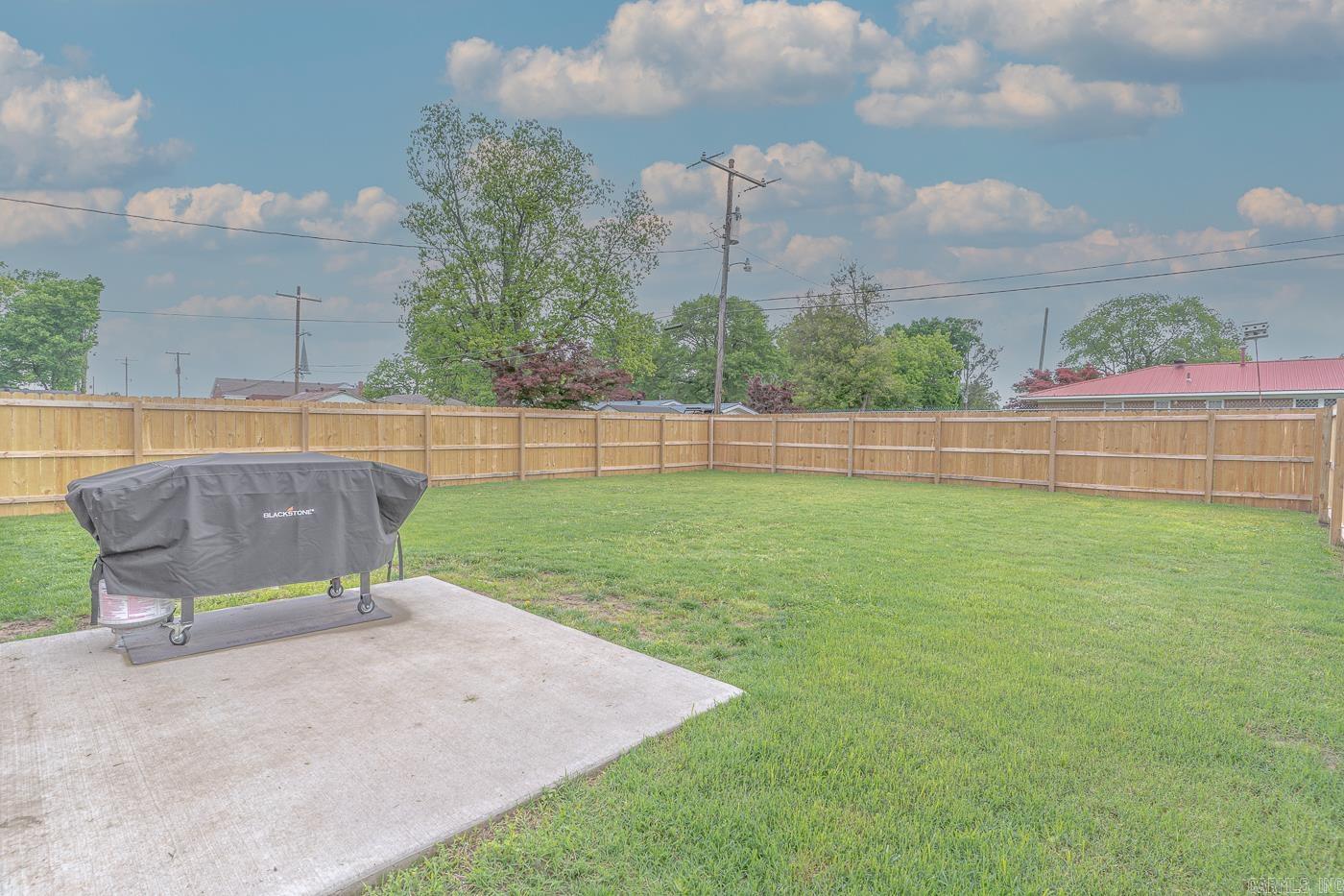 538  Maple  Trumann, AR