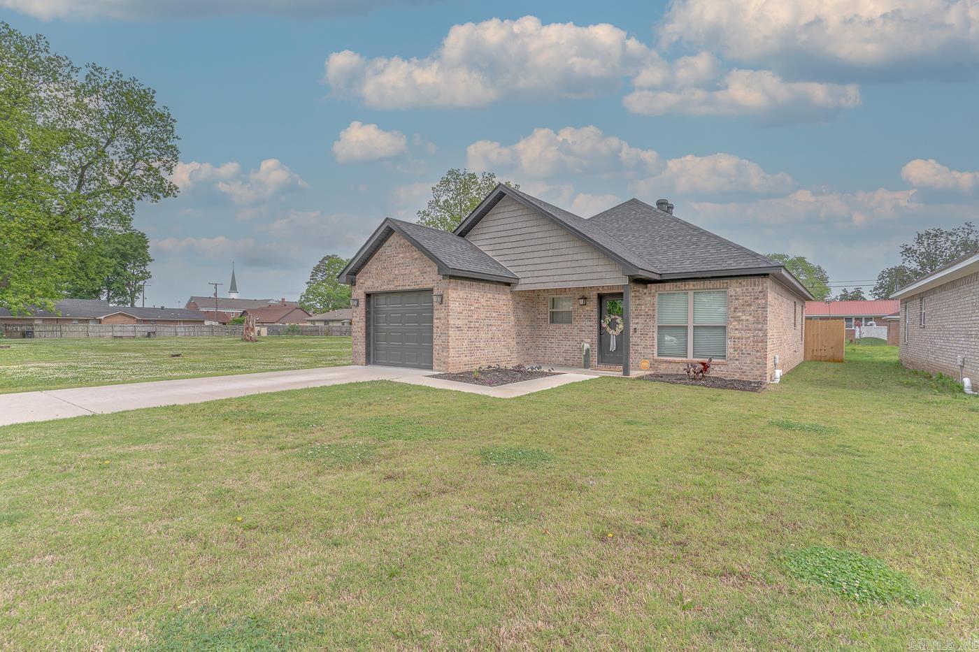 538  Maple  Trumann, AR