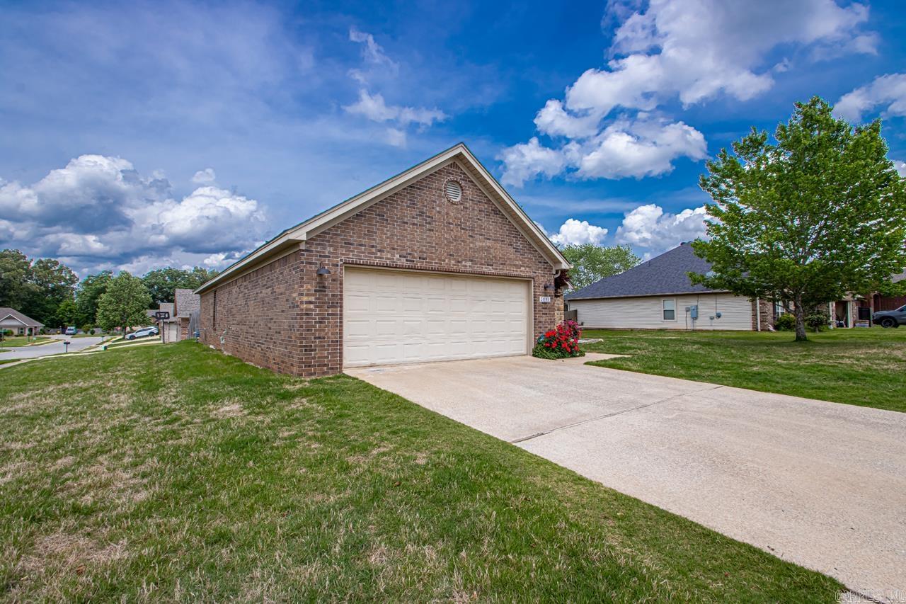2801 Silverton Benton, AR 72019