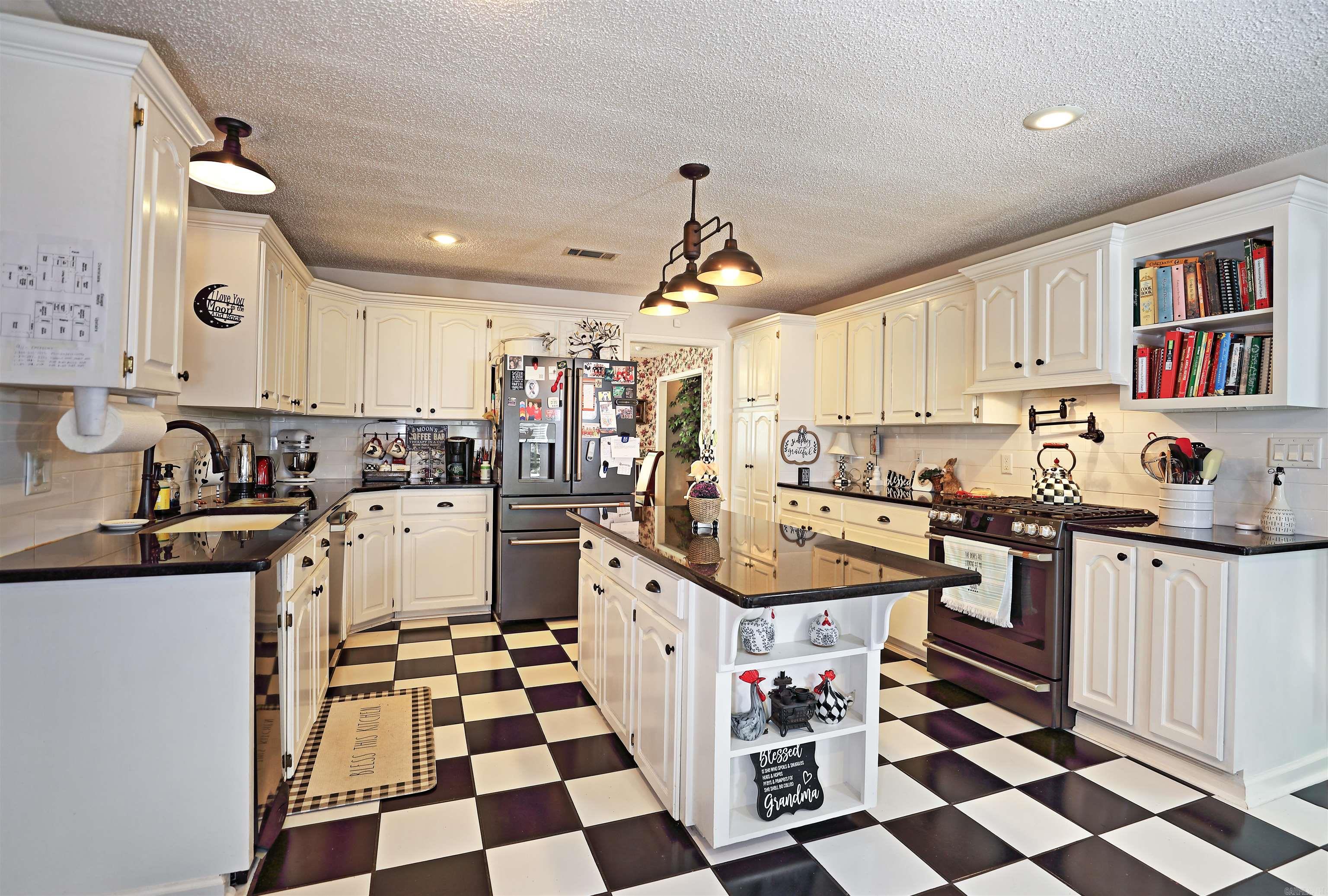 6311  Country Lane  Pine Bluff, AR