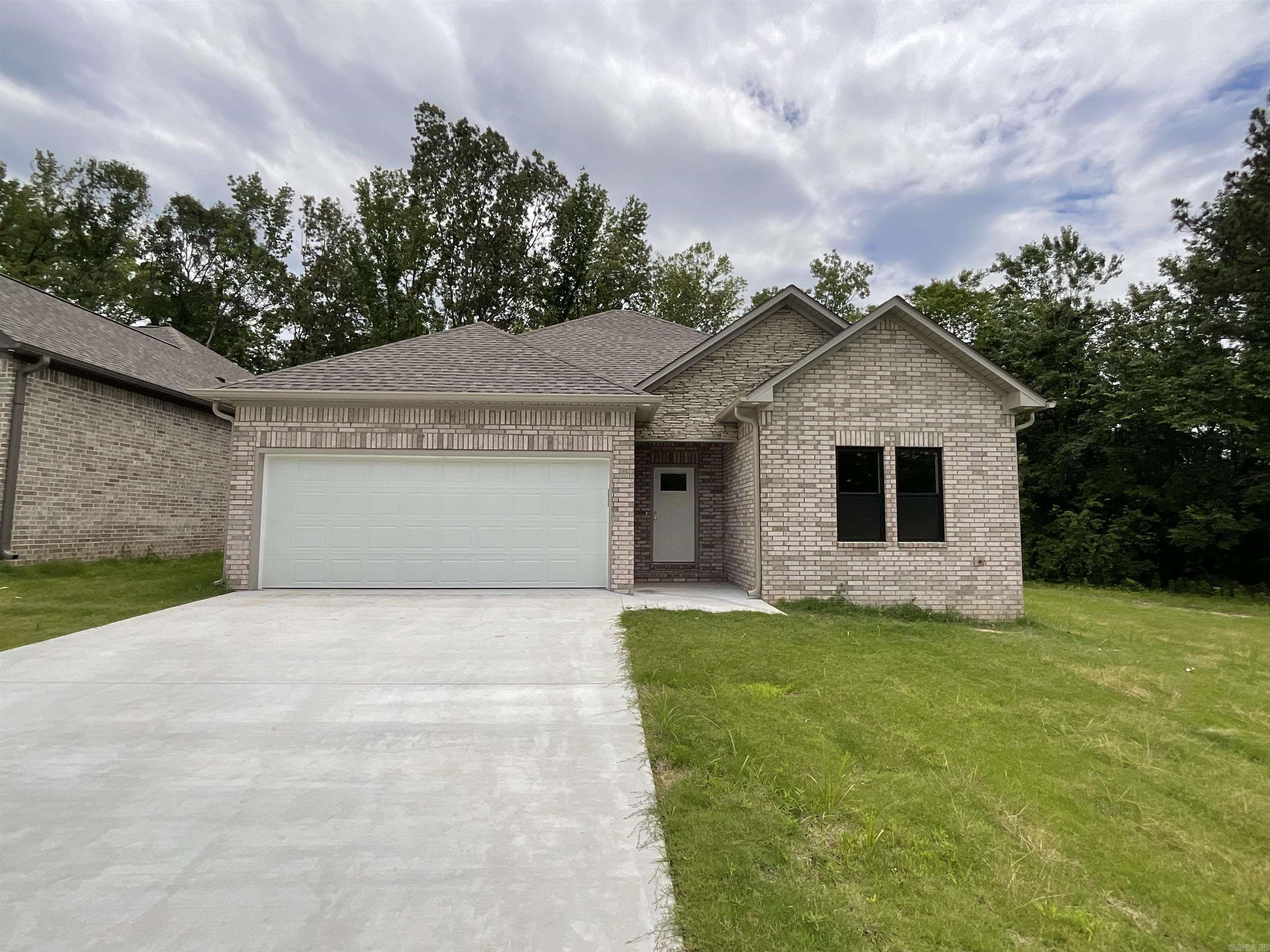 925 N Jeff Davis  Jacksonville, AR