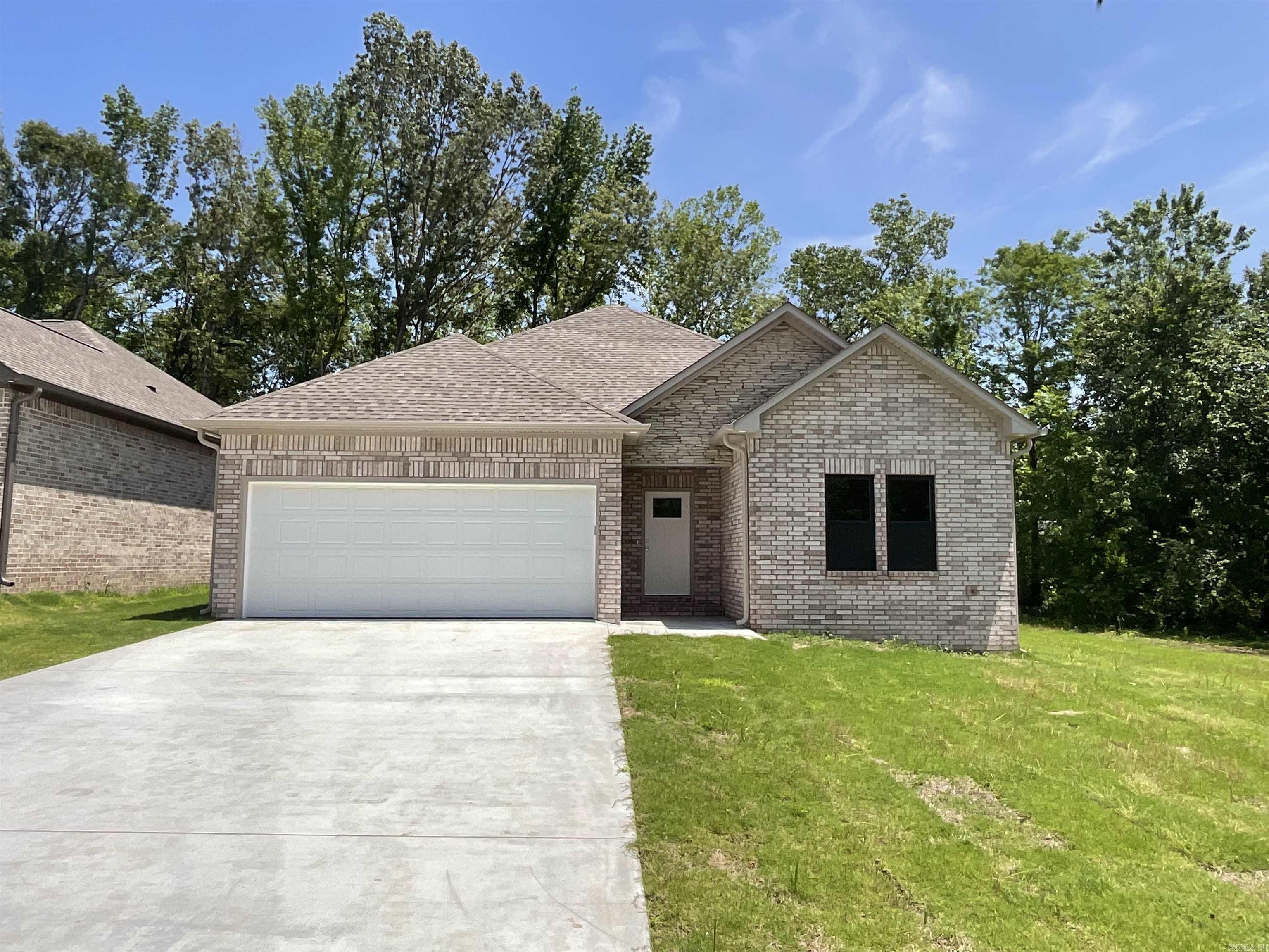 925 N Jeff Davis  Jacksonville, AR