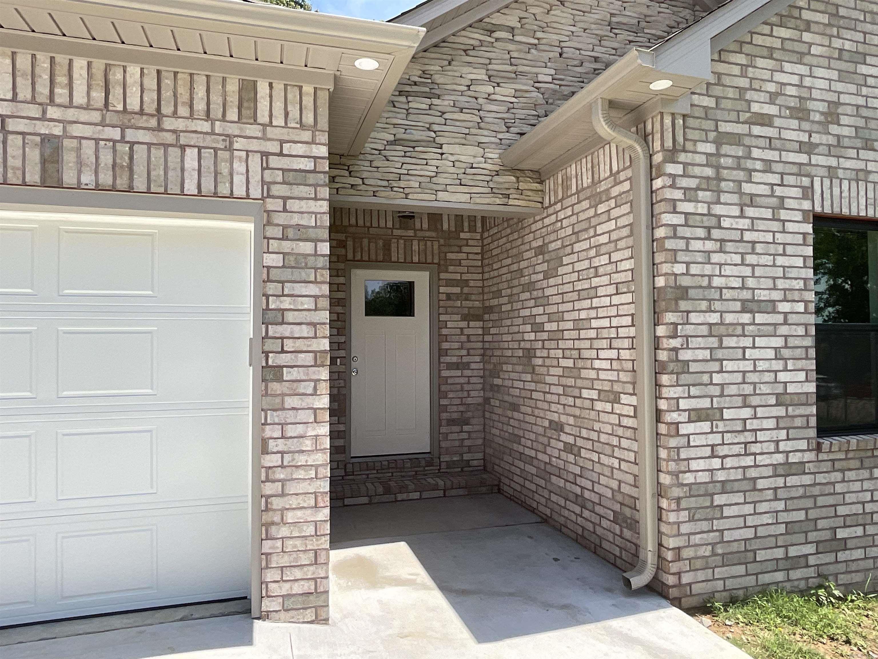 925 N Jeff Davis  Jacksonville, AR
