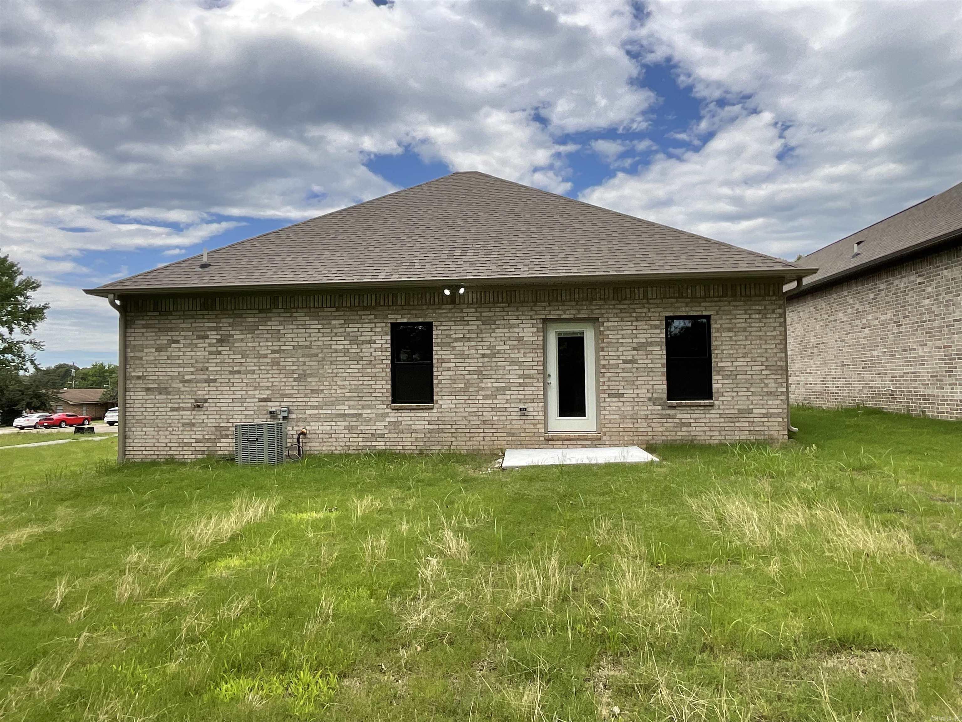 925 N Jeff Davis  Jacksonville, AR