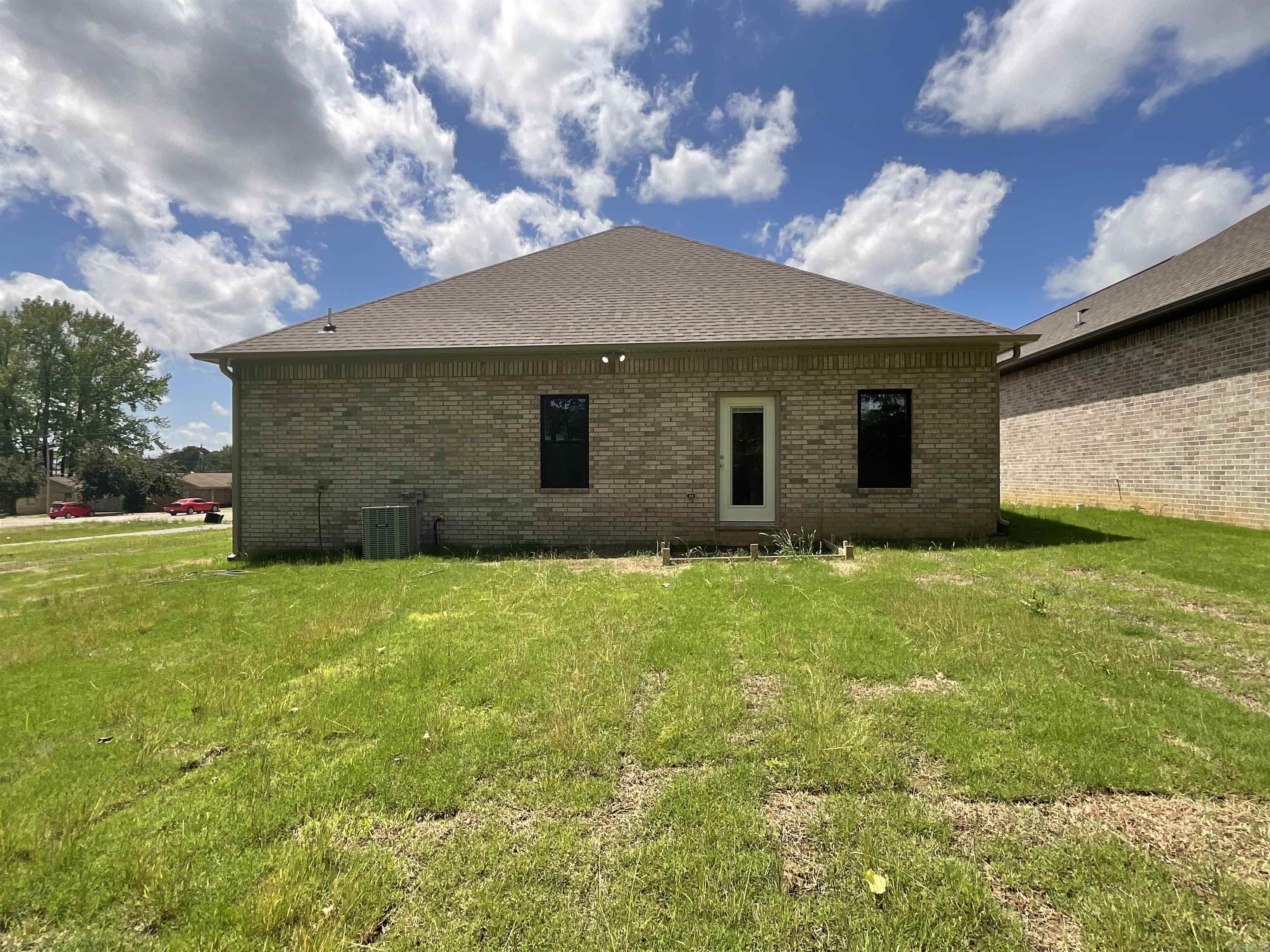 925 N Jeff Davis  Jacksonville, AR