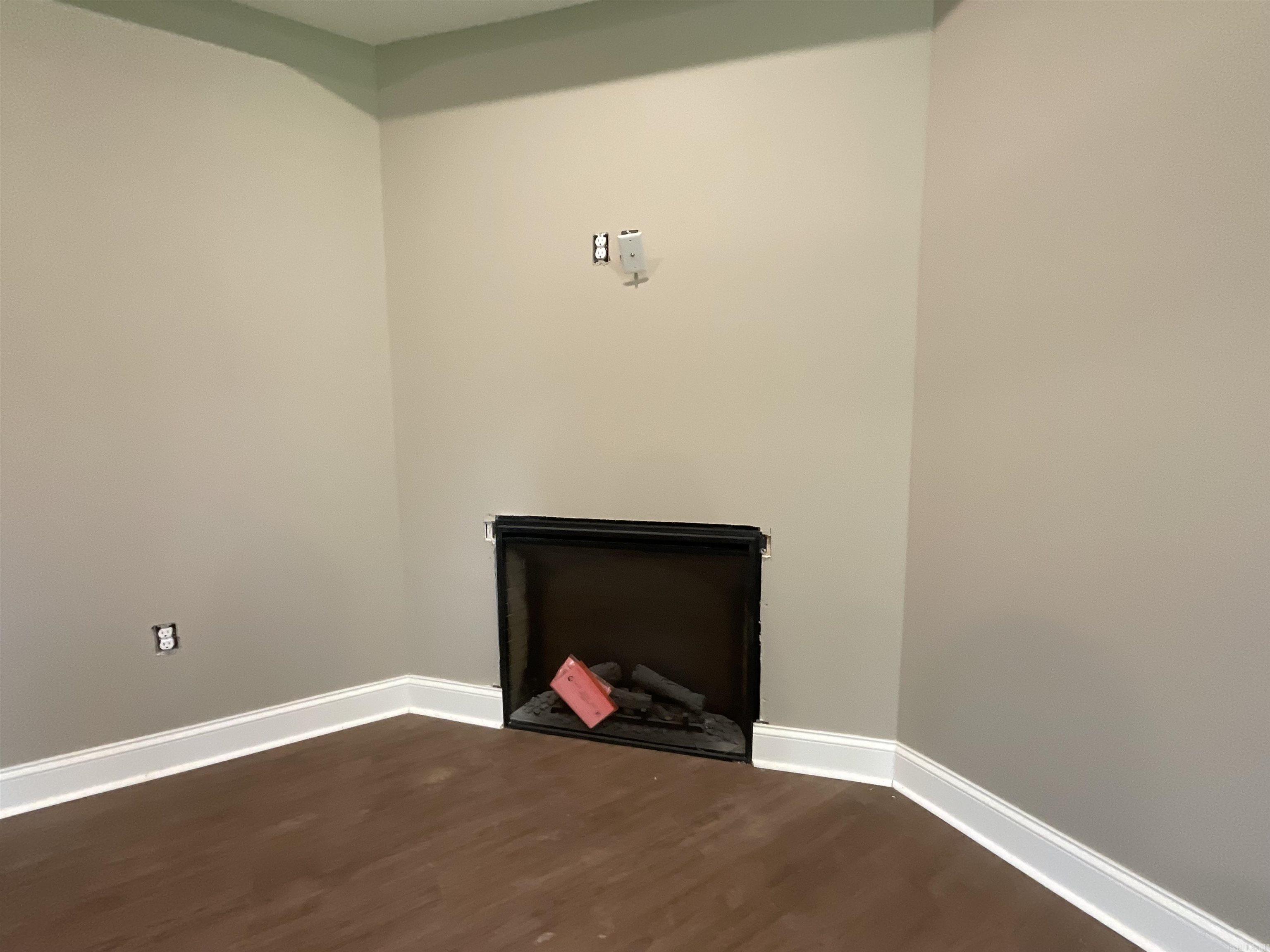 925 N Jeff Davis  Jacksonville, AR