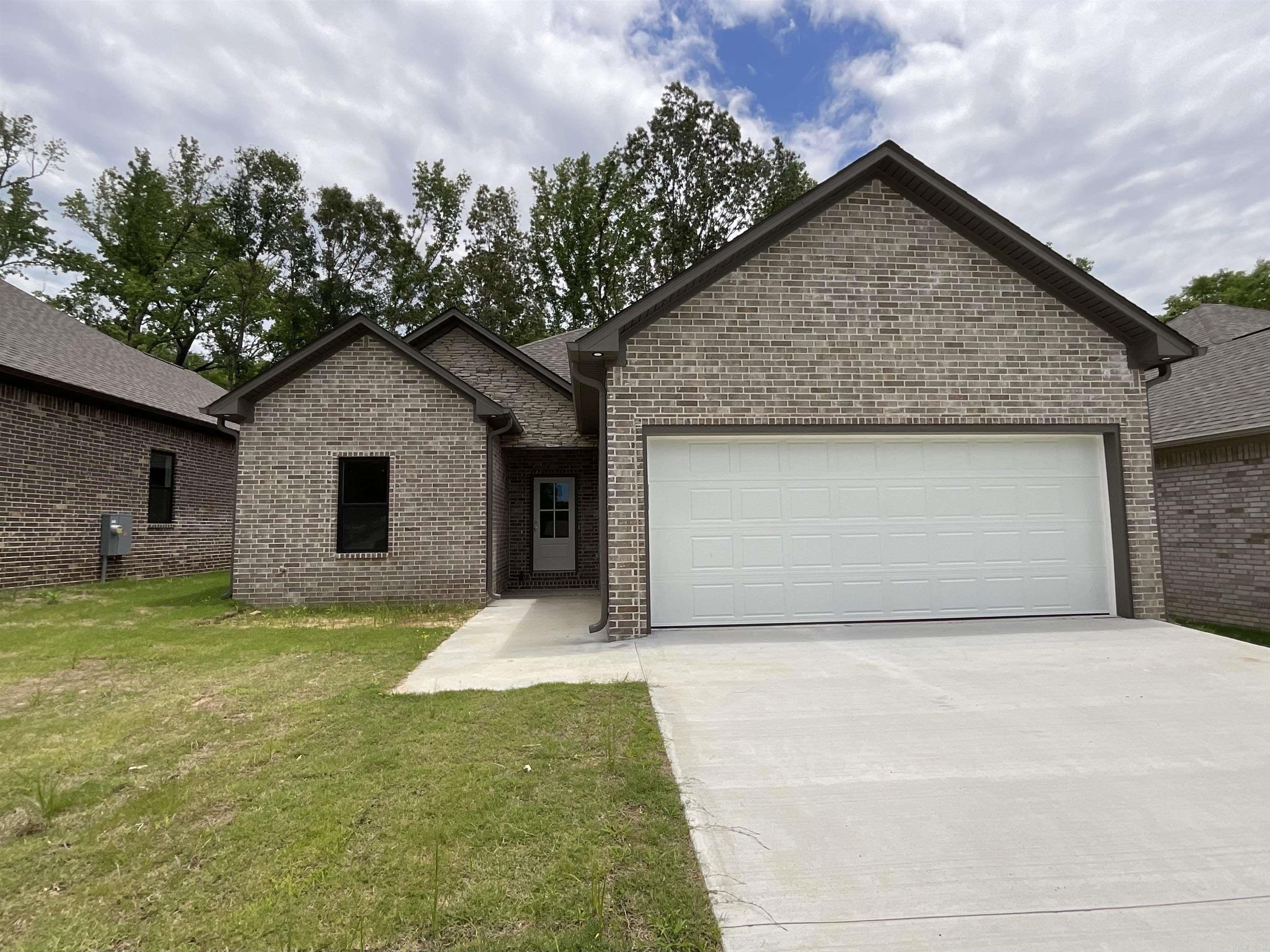 929 N Jeff Davis  Jacksonville, AR