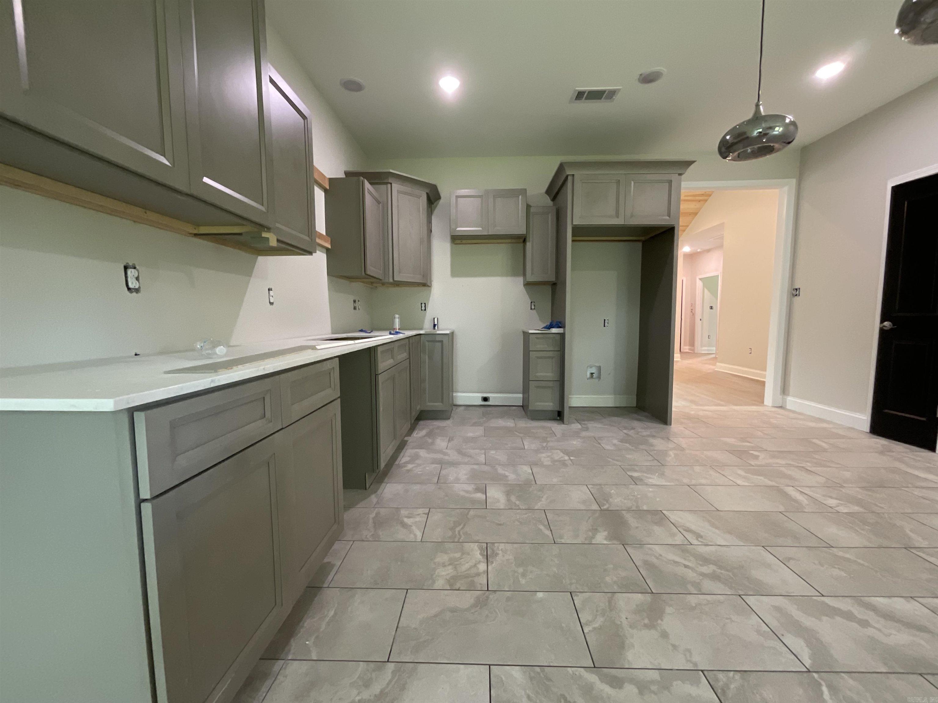 933 N Jeff Davis  Jacksonville, AR