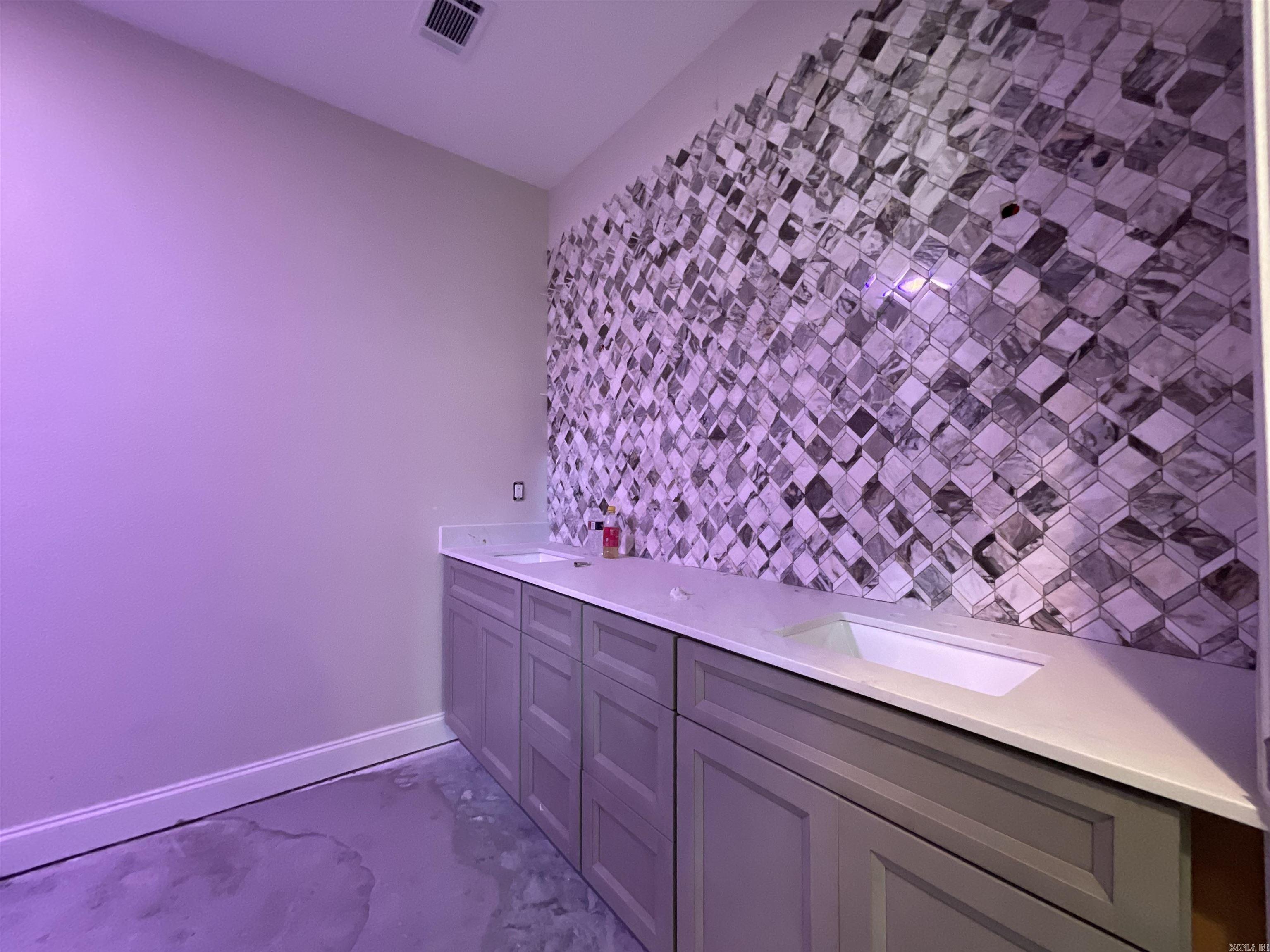 933 N Jeff Davis  Jacksonville, AR