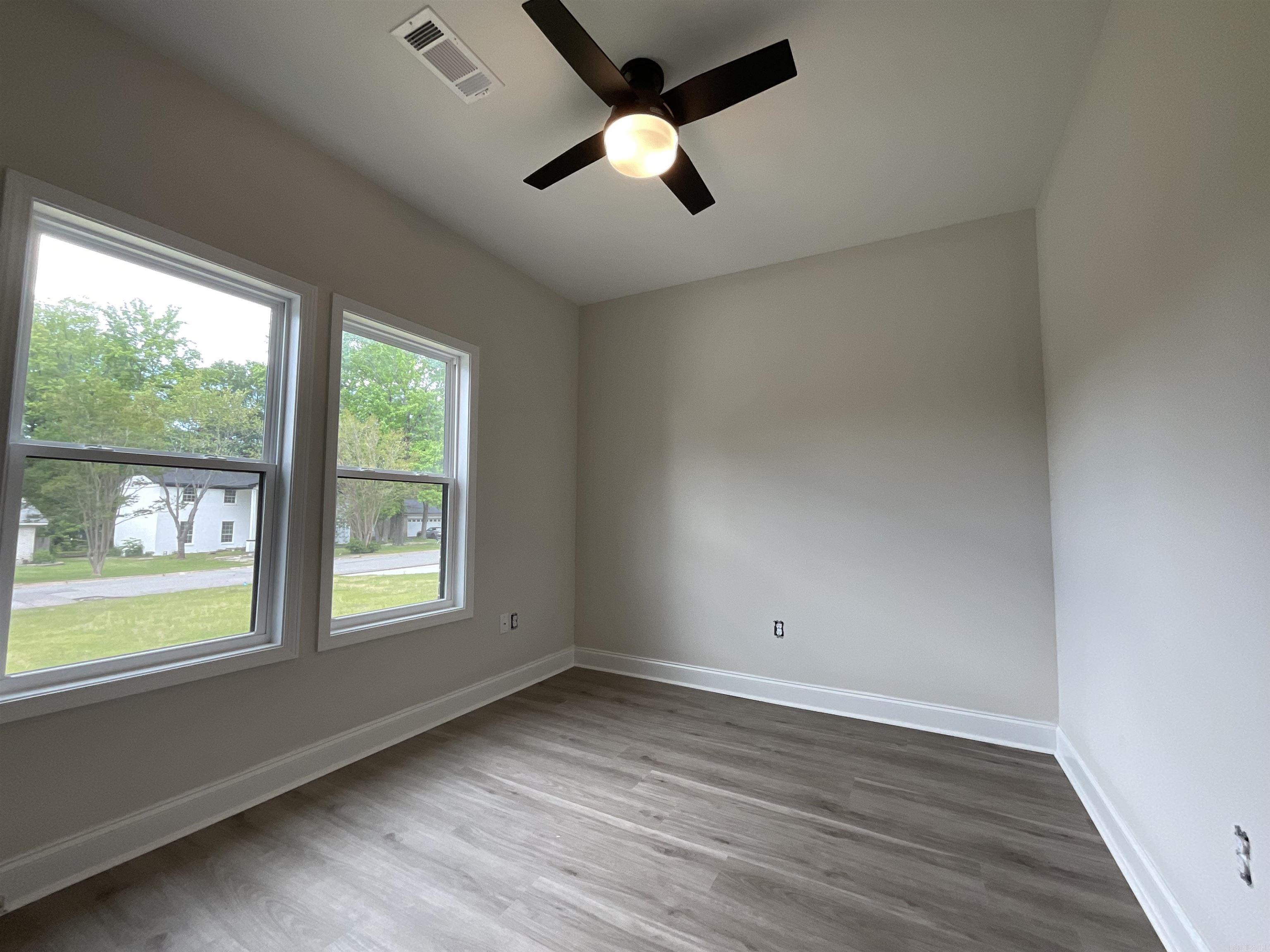 933 N Jeff Davis  Jacksonville, AR