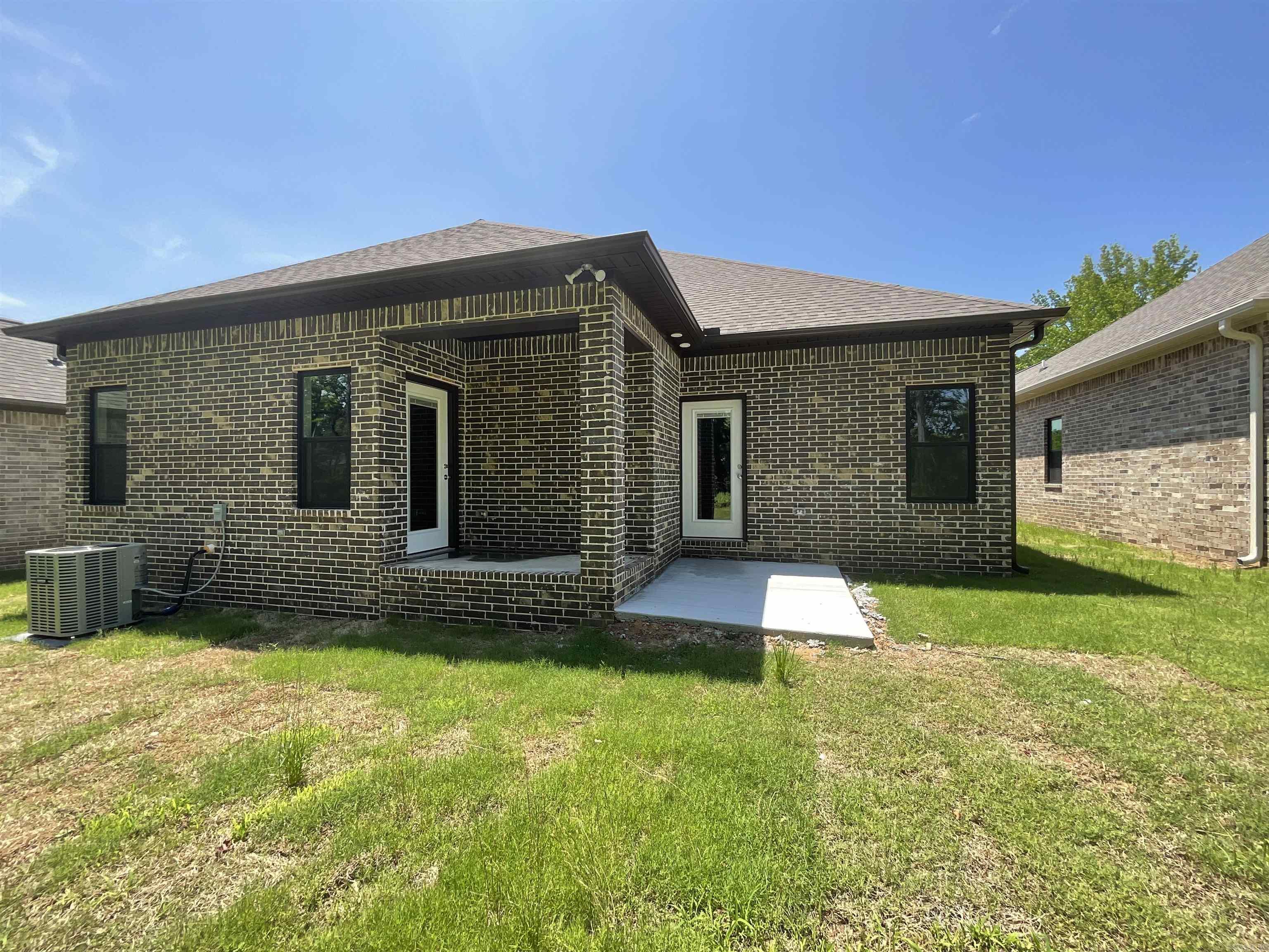 933 N Jeff Davis  Jacksonville, AR