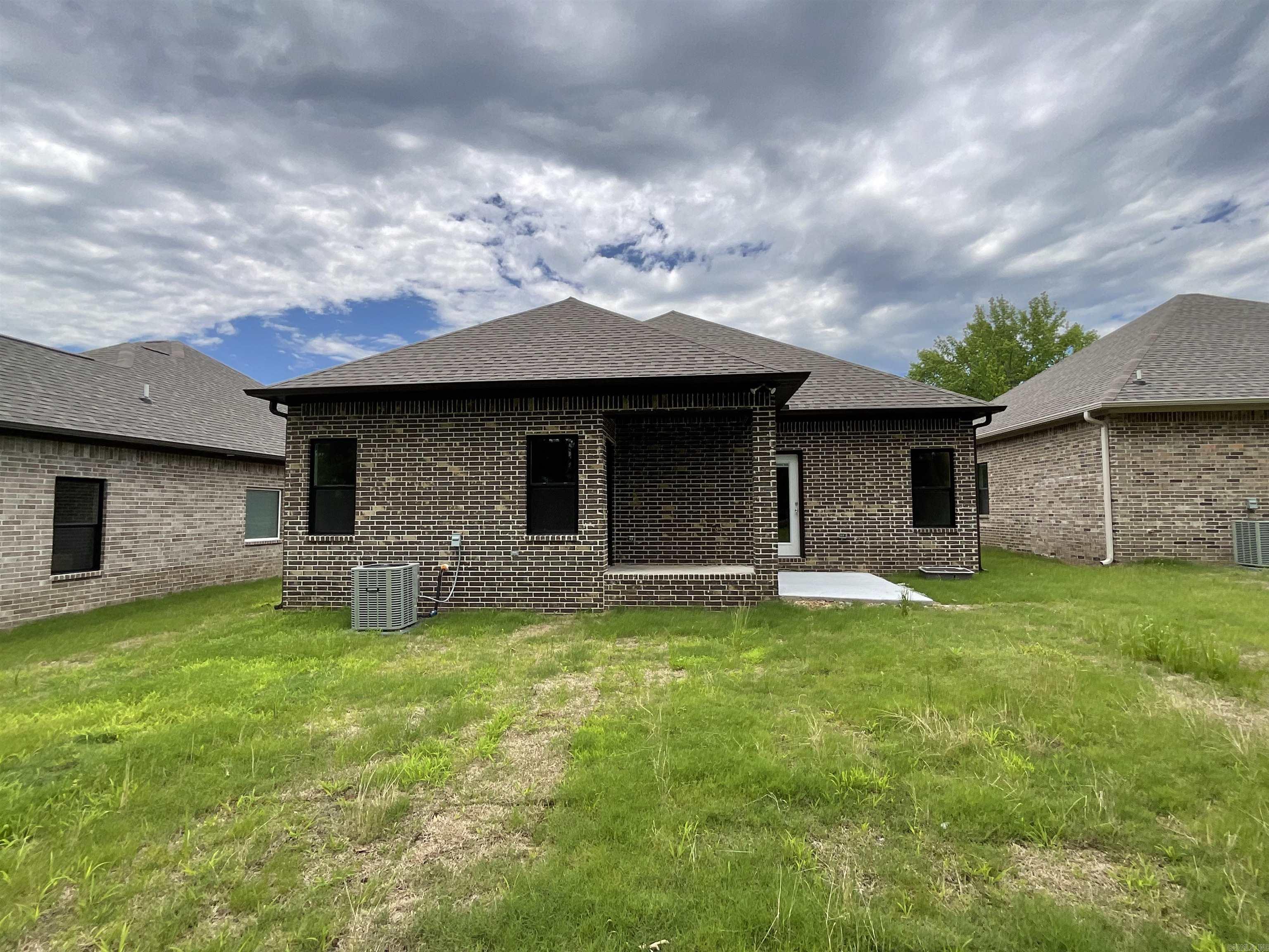933 N Jeff Davis  Jacksonville, AR
