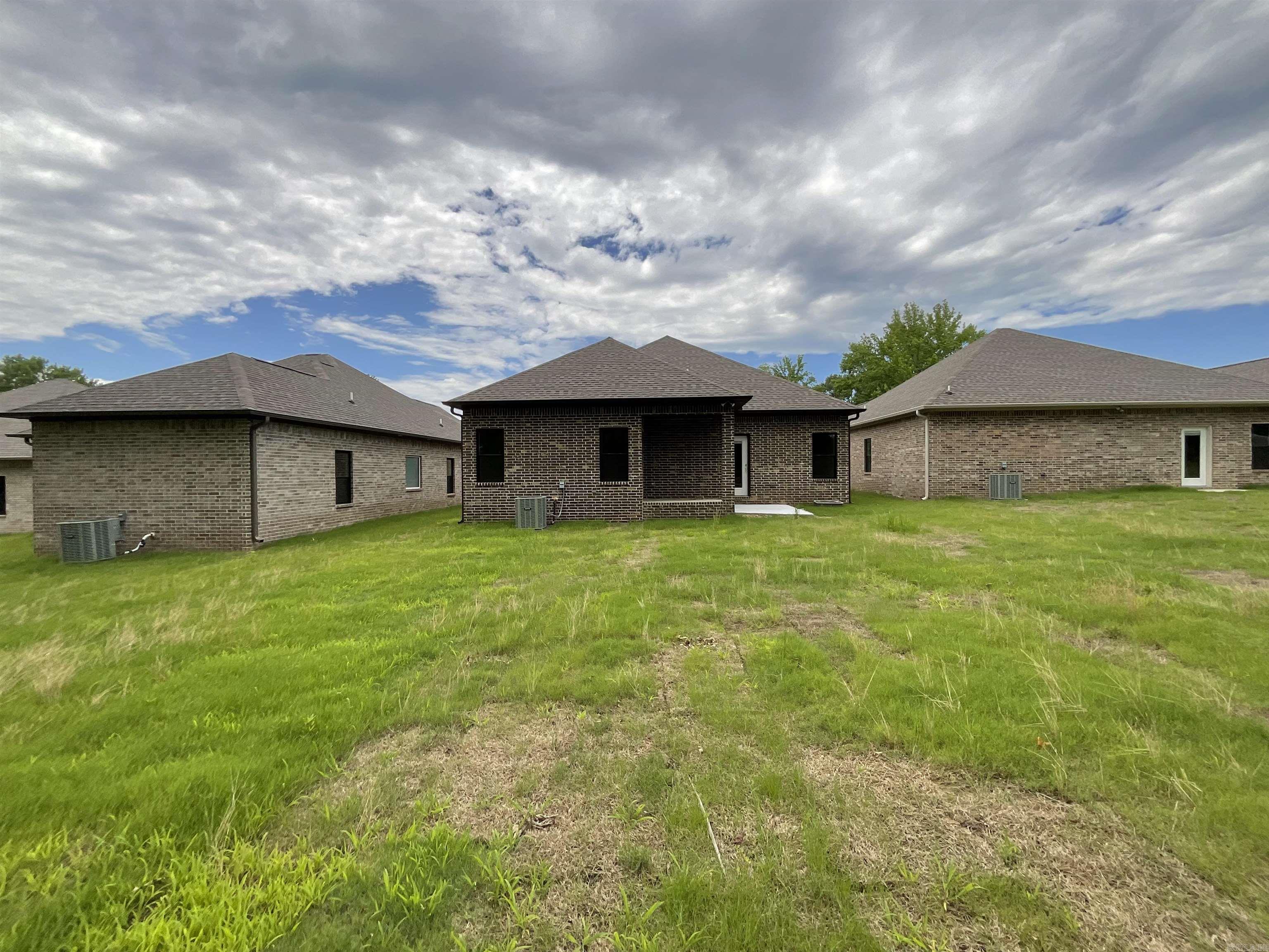 933 N Jeff Davis  Jacksonville, AR