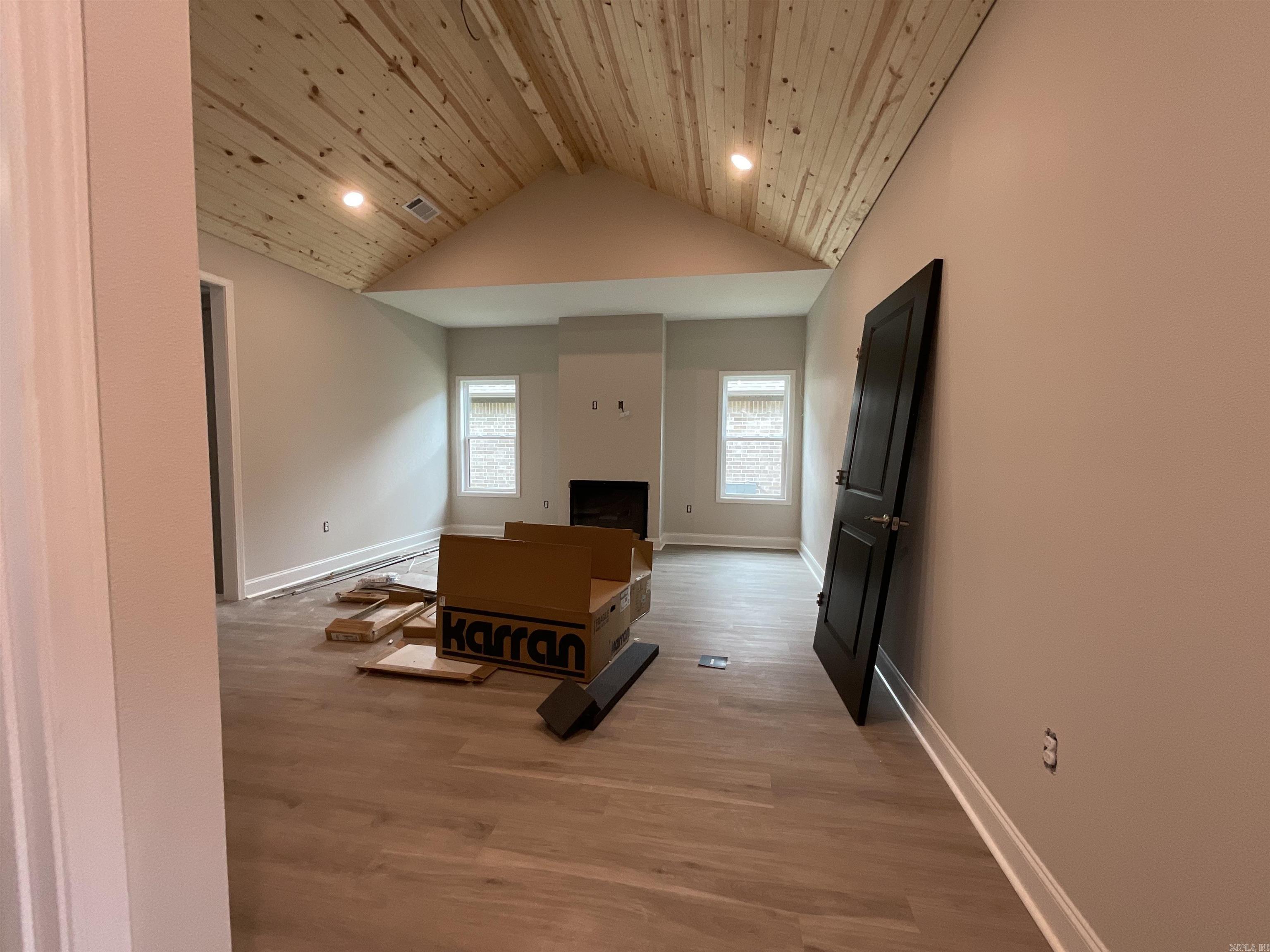 933 N Jeff Davis  Jacksonville, AR