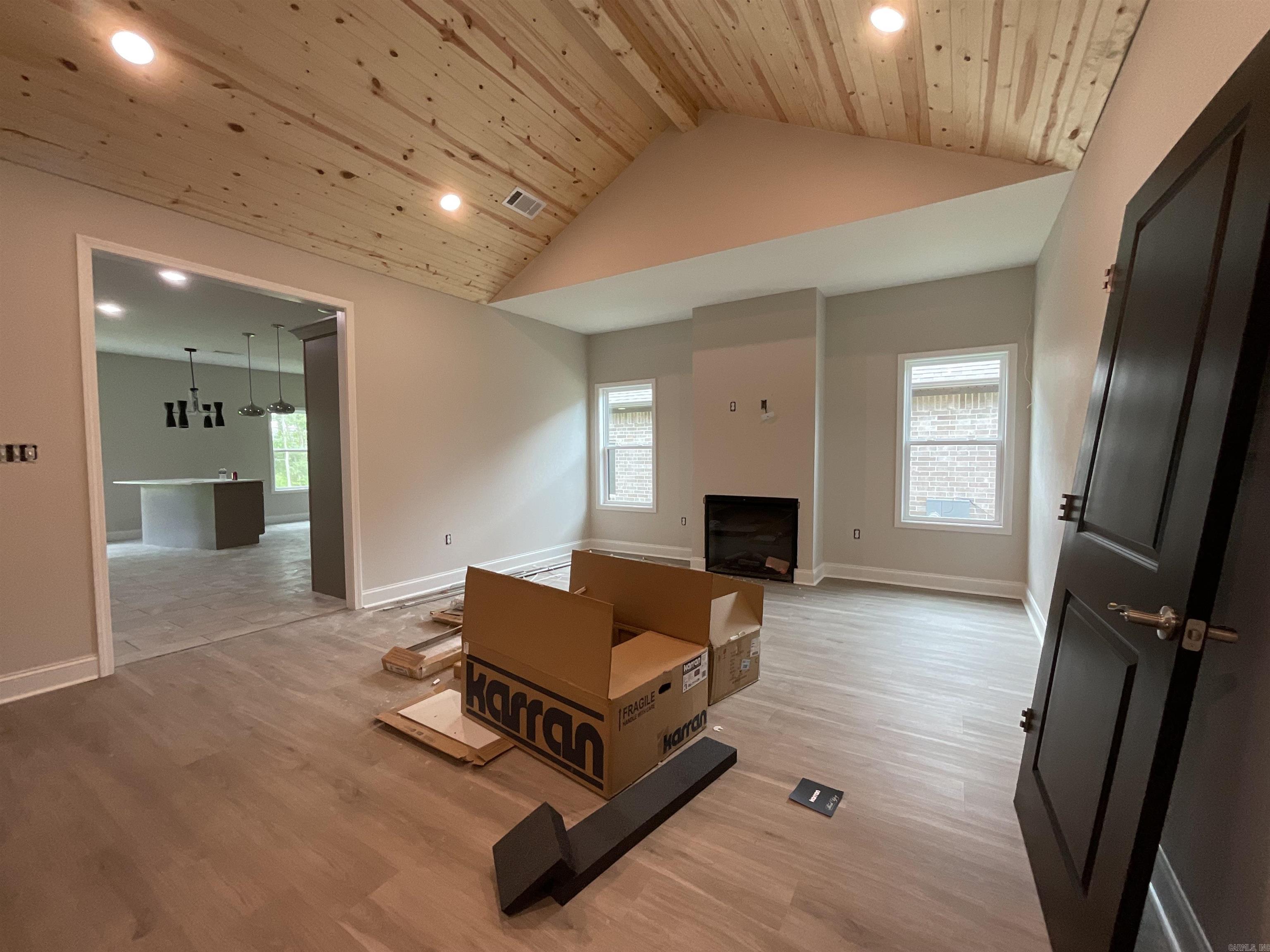 933 N Jeff Davis  Jacksonville, AR