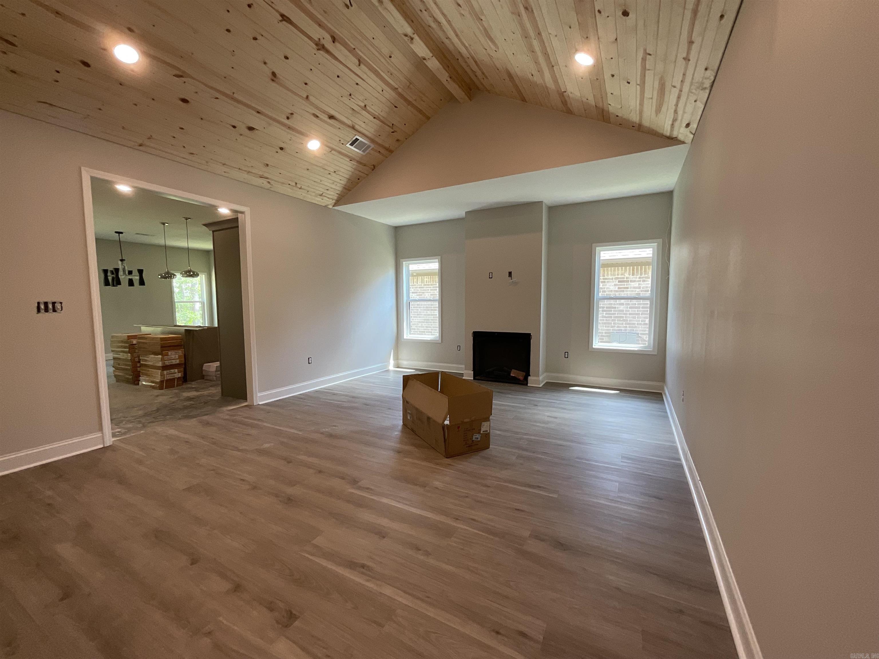933 N Jeff Davis  Jacksonville, AR