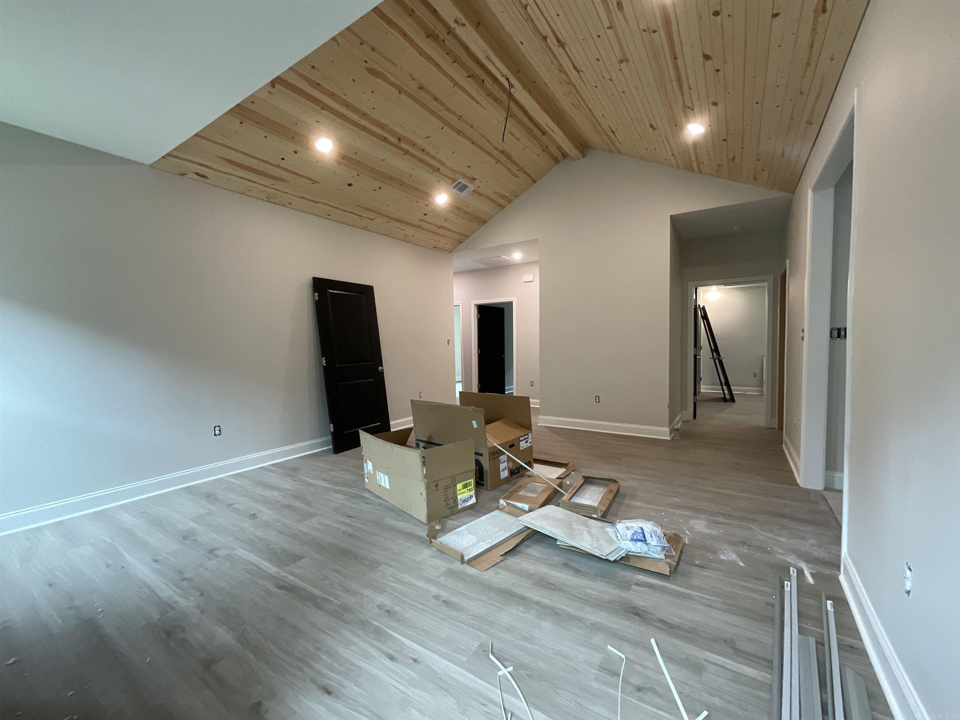 933 N Jeff Davis  Jacksonville, AR
