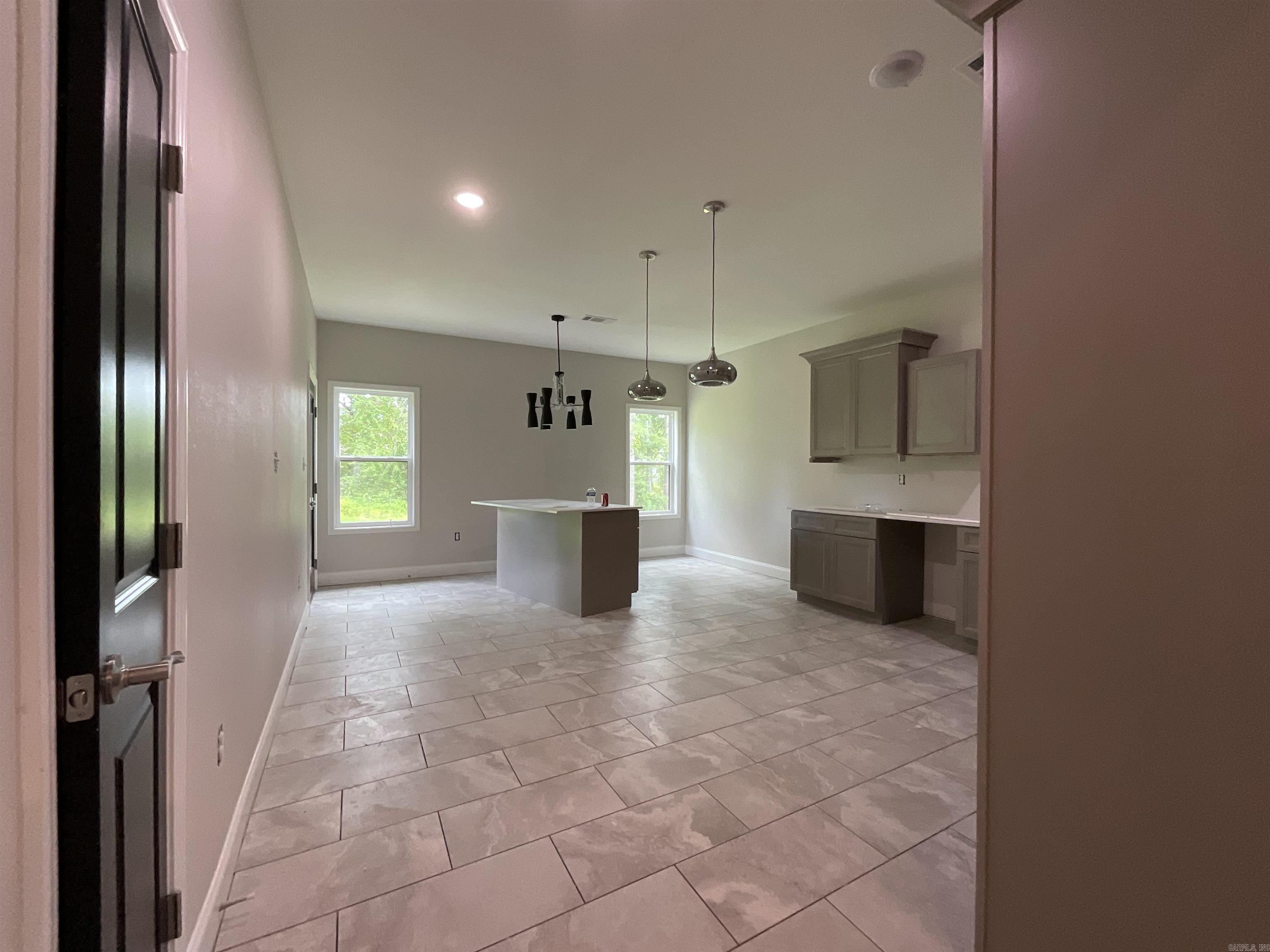933 N Jeff Davis  Jacksonville, AR