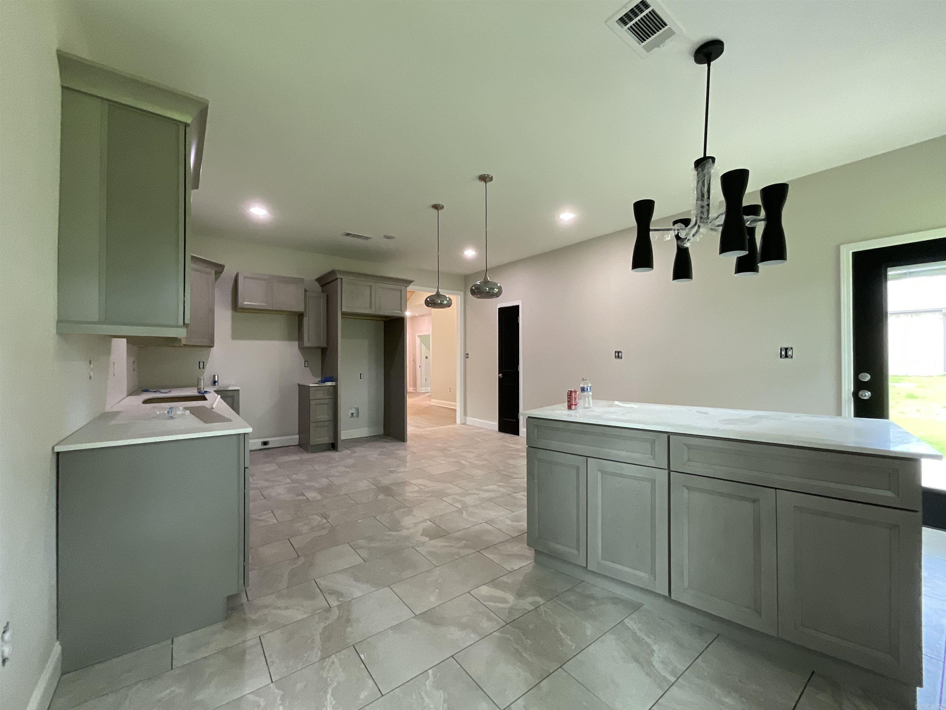 933 N Jeff Davis  Jacksonville, AR