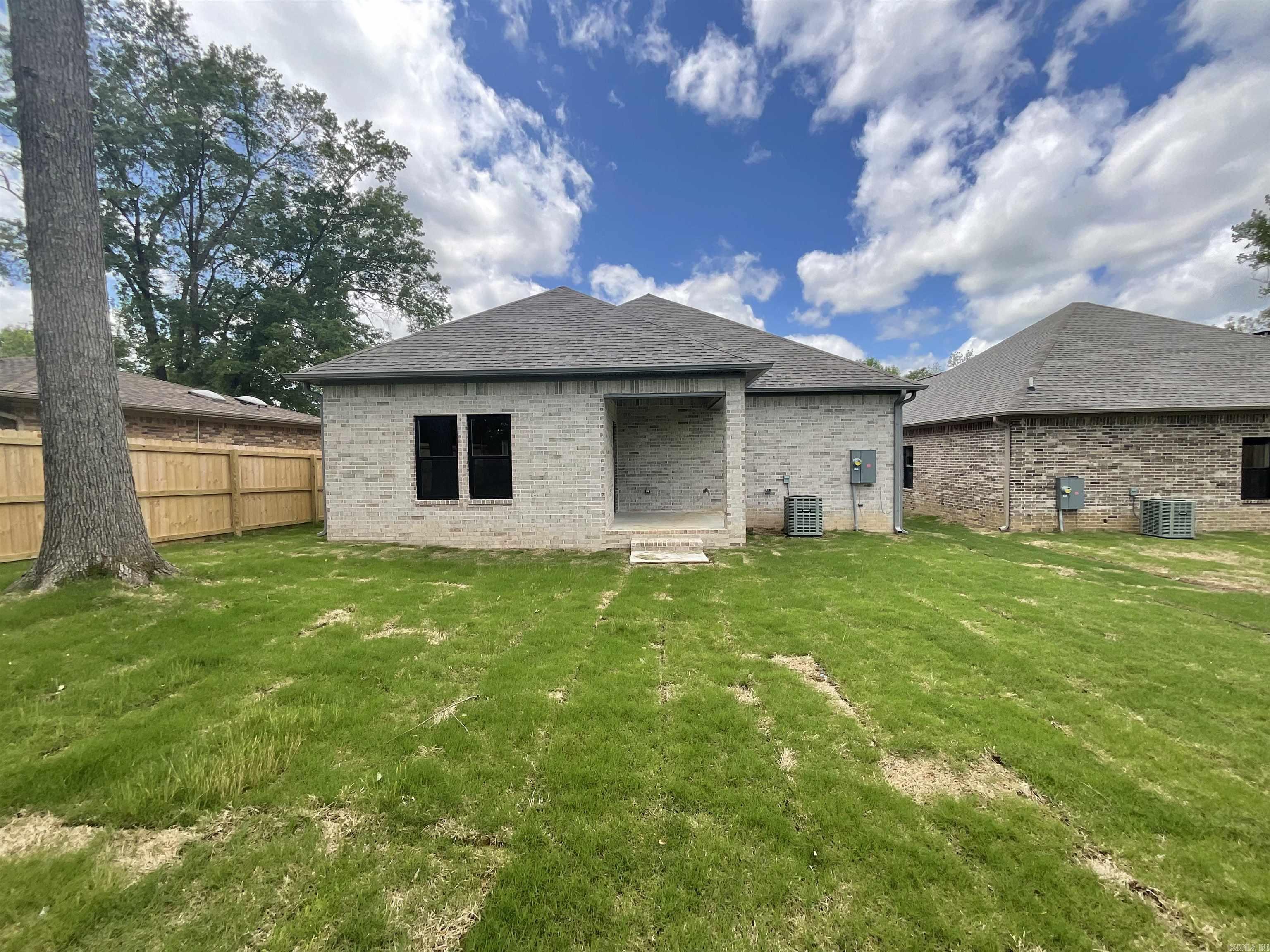 1019 N Jeff Davis  Jacksonville, AR