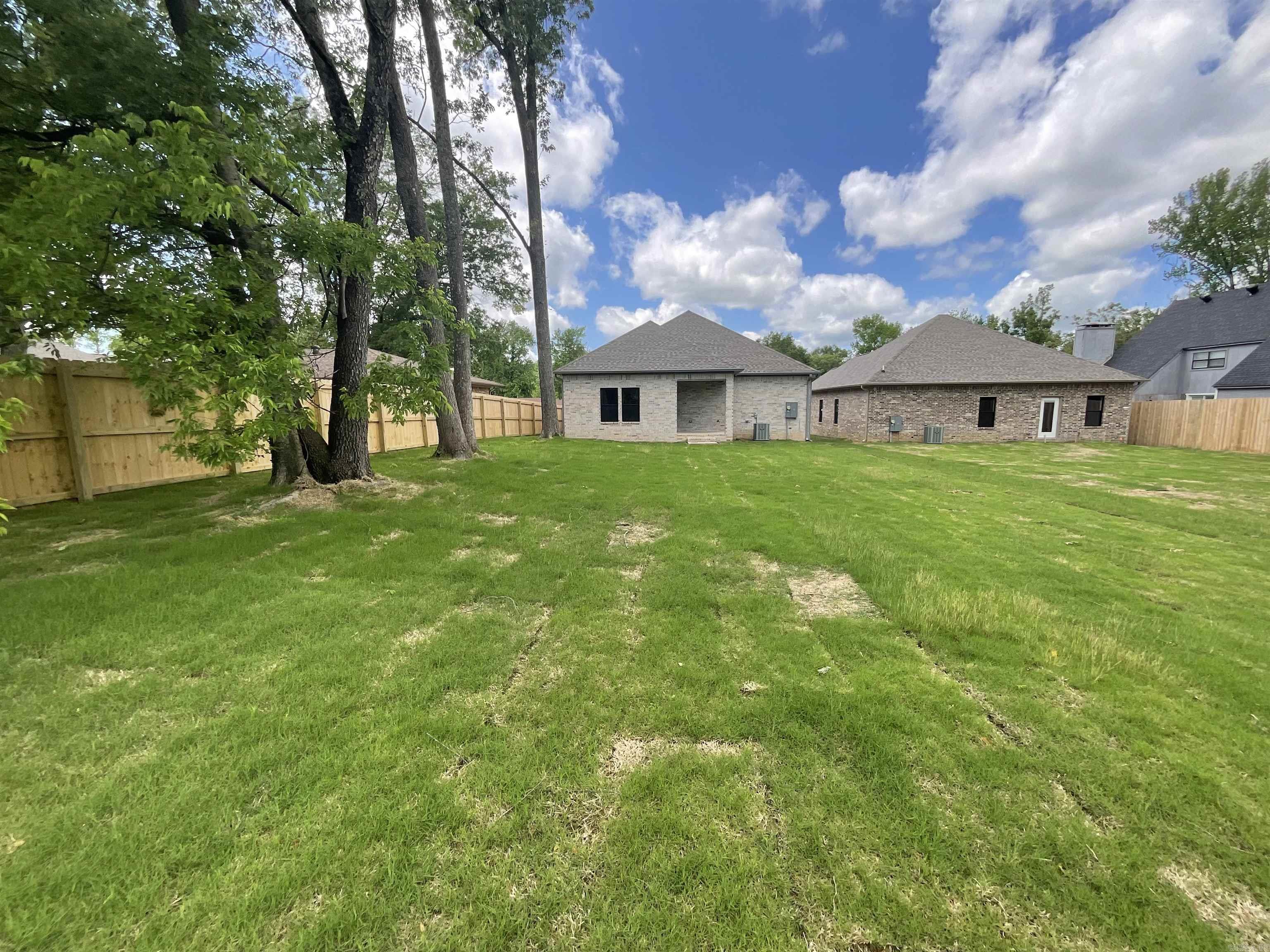 1019 N Jeff Davis  Jacksonville, AR