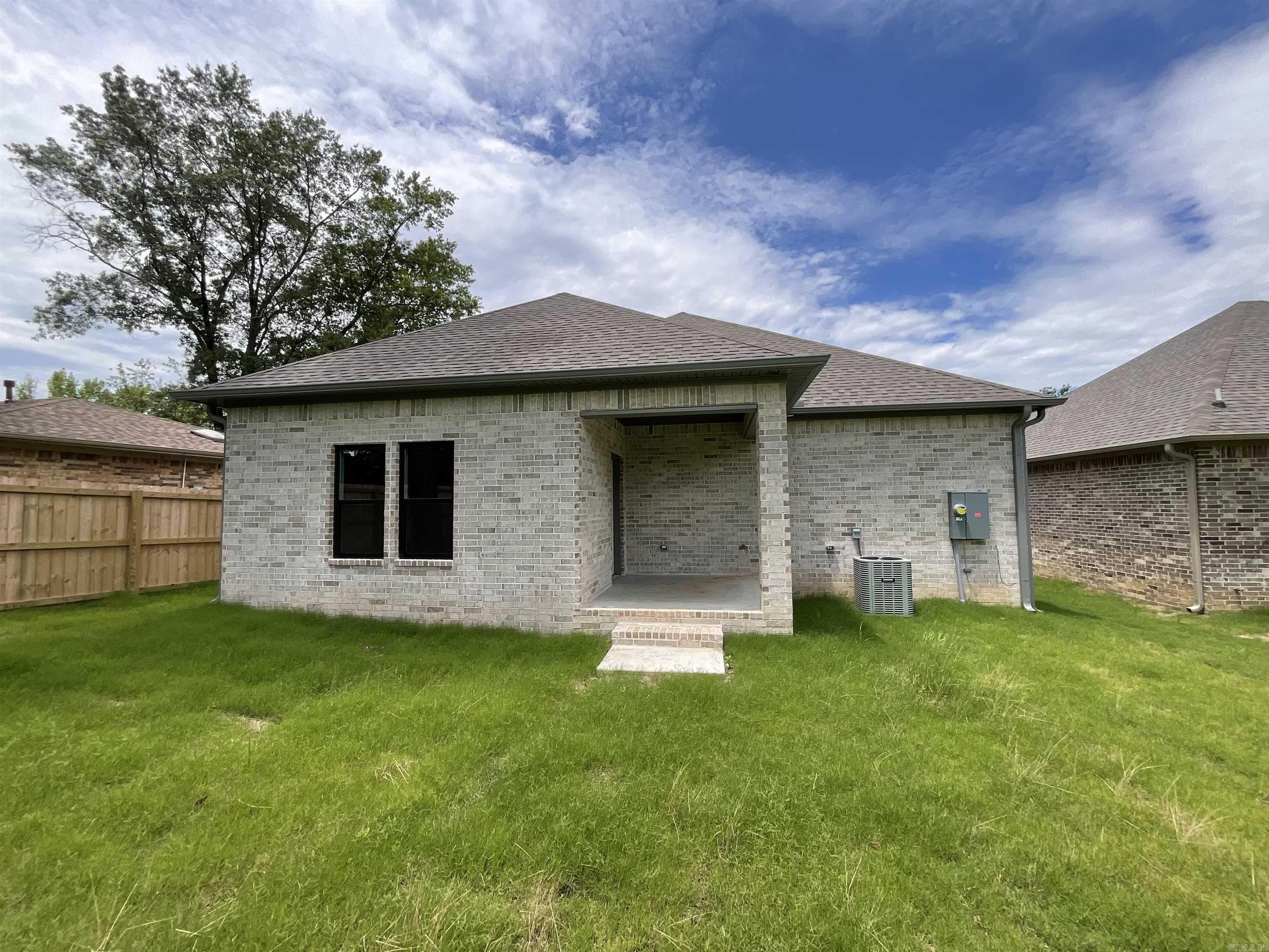 1019 N Jeff Davis  Jacksonville, AR