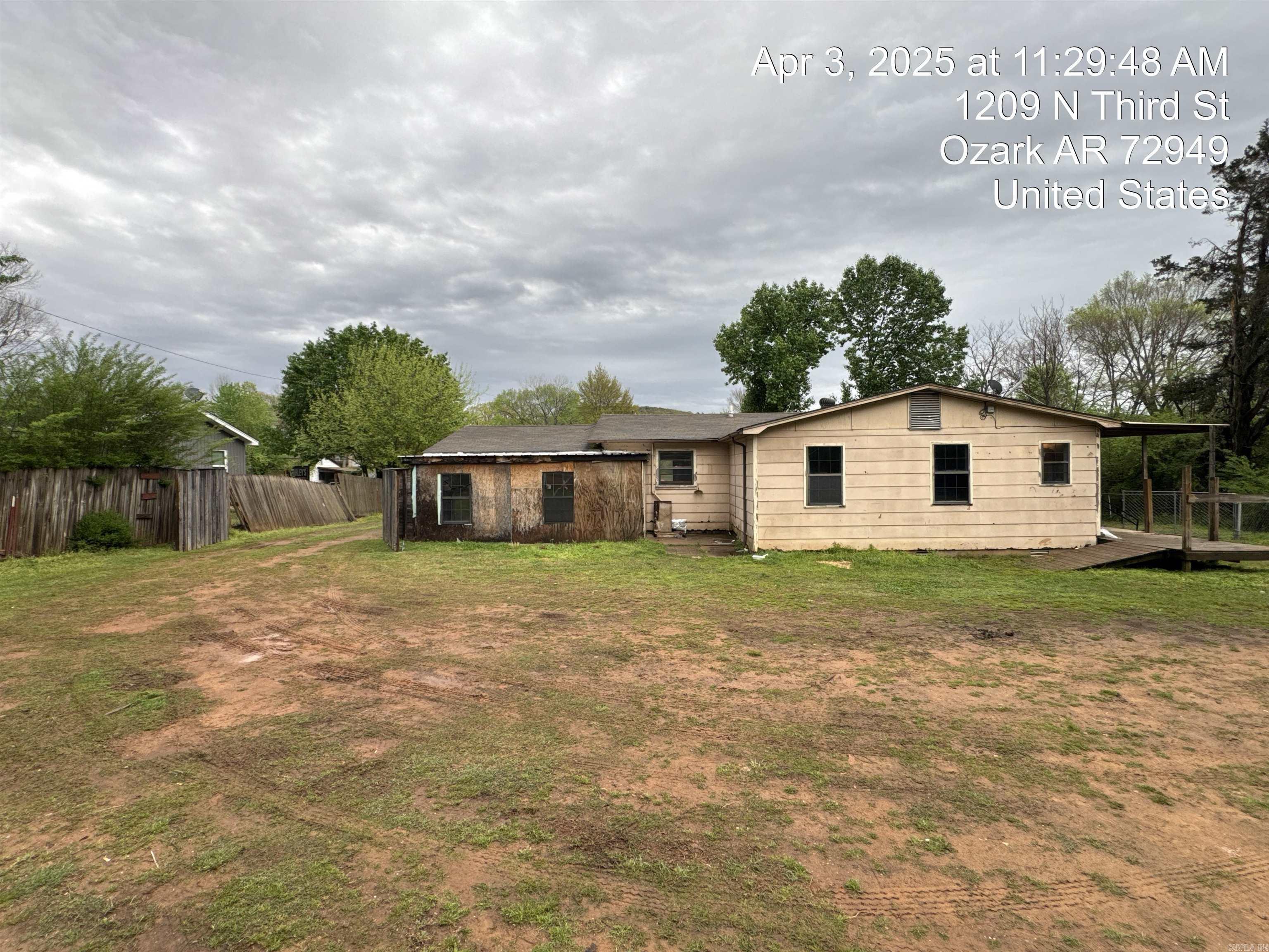 1209 N 3rd  Ozark, AR