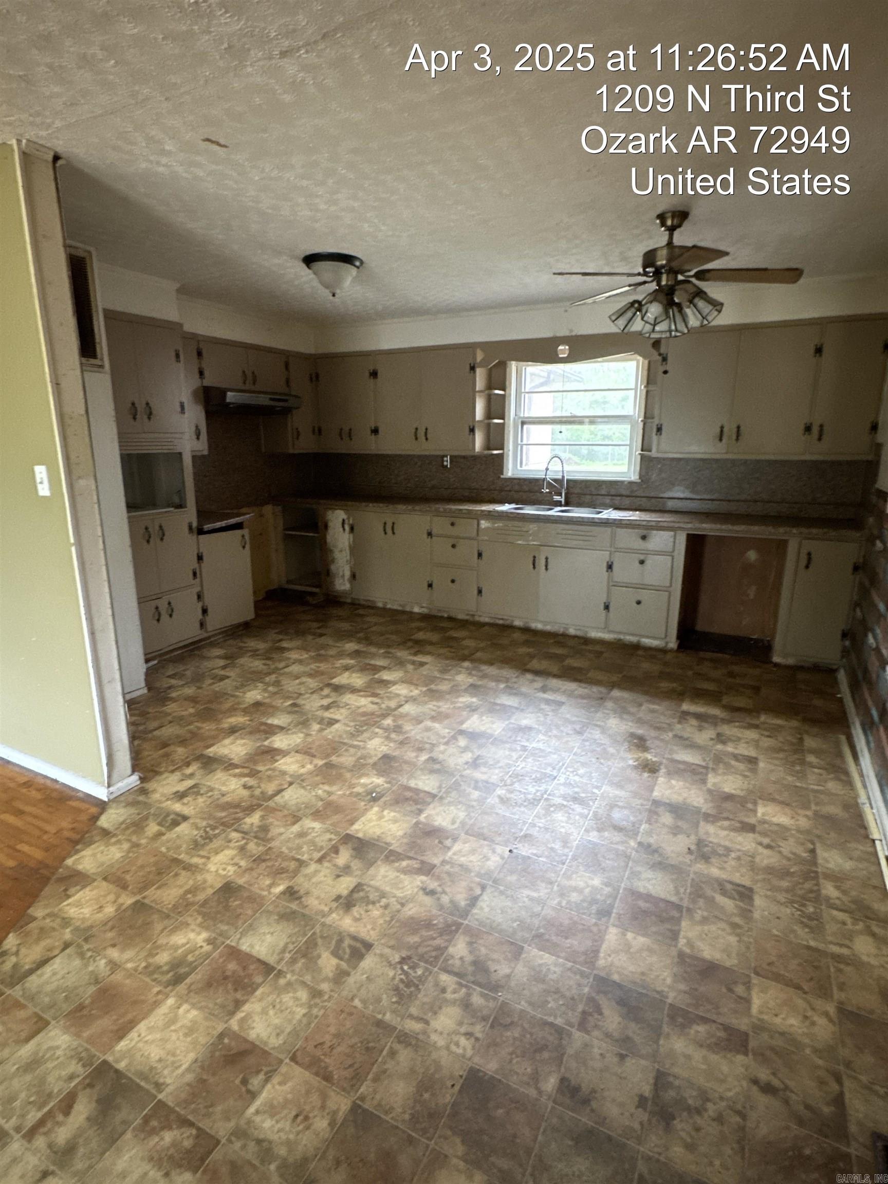 1209 N 3rd  Ozark, AR