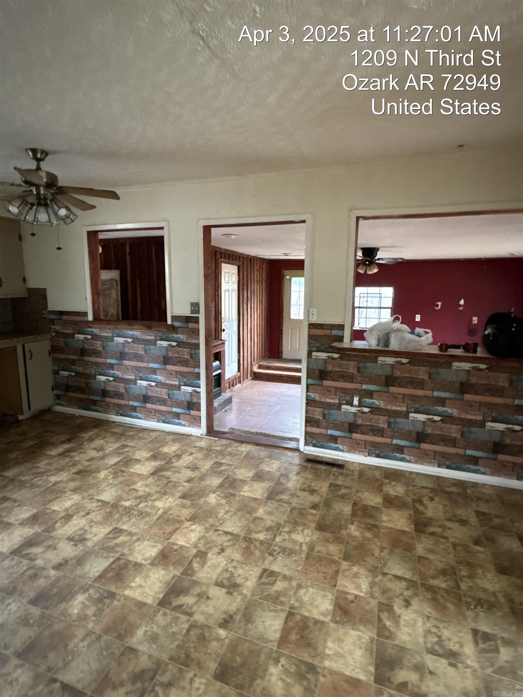 1209 N 3rd  Ozark, AR